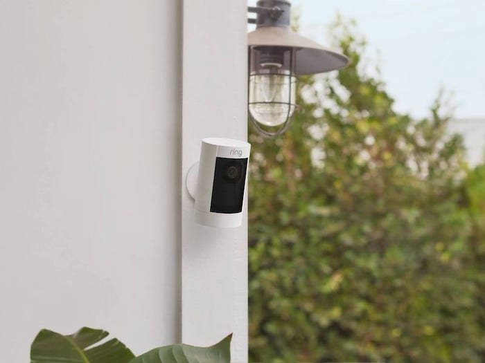 Không muốn bị lộ clip như Văn Mai Hương, áp dụng ngay mấy môn này các mẹ nhé

Vụ Văn Mai Hương lộ clip nhạy cảm từ camera an ninh khiến cho nhiều gia đình hoang mang. Tuy nhiên, bạn hoàn toàn có thể tránh tình huống tương tự bằng một số biện pháp đơn giản.

Mới đây, mạng xã hội xôn xao thông tin ca sĩ Văn Mai Hương bị lộ nhiều clip nhạy cảm, được ghi lại từ camera an ninh gắn trong nhà riêng. Thực tế, trên thế giới, việc camera an ninh bị tấn công không hề hiếm gặp. Như ICTnews từng đưa tin, hồi giữa tháng 12, hacker đã đột nhập camera an ninh trong một gia đình ở Mỹ và dọa nạt cô bé 8 tuổi thông qua tính năng loa trên camera.

Theo nhà sản xuất Ring, hacker không tấn công bằng lỗ hổng bảo mật mà dường như lợi dụng sơ hở của gia đình. Đó chính là thói quen dùng chung tên tài khoản và mật khẩu cho nhiều dịch vụ khác nhau. Nếu chúng rơi vào tay người xấu, các thiết bị sẽ gặp nguy hiểm.

Gavin Millard, Phó Chủ tịch hãng bảo mật Tenable, cũng đồng tình khi cho biết những vụ xâm nhập không phải do lỗ hổng phần mềm mà do cách cài đặt thiết bị. Dù nguyên nhân là gì, theo các chuyên gia an ninh mạng, người dùng hoàn toàn có thể tự bảo vệ bản thân trước các vụ tấn công tương tự bằng những cách đơn giản.

1. Kích hoạt xác thực hai bước nếu camera hỗ trợ
Xác thực hai bước đồng nghĩa hacker phải có mật khẩu và mã xác nhận gửi về thiết bị khác như điện thoại di động của chủ nhà. Điều đó chặn đứng hacker khỏi việc khai thác tài khoản bị lộ trước đó trên mạng. Nếu camera an ninh của bạn hỗ trợ tính năng này, hãy kích hoạt ngay đừng chần chừ.

2. Kiểm tra mật khẩu có bị lộ không
Có nhiều website cho phép bạn kiểm tra xem email, mật khẩu của mình có bị đánh cắp trong các vụ rò rỉ dữ liệu hay không. Chẳng hạn, bạn có thể truy cập https://haveibeenpwned.com/ để kiểm tra. Nếu mật khẩu đã bị đánh cắp, hãy đổi ngay lập tức.

3. Đảm bảo camera an ninh được gắn chặt vào tường
Kẻ xấu hoàn toàn có thể tháo camera an ninh bên ngoài nhà bạn và dùng chúng để truy cập mạng cũng như các clip được ghi lại. Vì vậy, hãy đảm bảo camera được gắn chặt và ở nơi an toàn mà kẻ xấu không thể tiếp cận được.

4. Không chia sẻ bất kỳ clip nào lên mạng xã hội
Theo NordVPN, chia sẻ các clip ghi lại từ camera an ninh lên mạng xã hội cũng tiềm ẩn rủi ro.

5. Thường xuyên xóa video từ camera an ninh
Để đề phóng, xóa các video cũ do camera an ninh ghi lại khiến hacker tiếp cận được ít thông tin về bạn và gia đình hơn.

6. Thường xuyên đổi mật khẩu
Bạn nên thường xuyên đổi mật khẩu và chú ý đặt mật khẩu mạnh, tránh đặt các mật khẩu quá dễ đoán, liên quan tới người thân trong gia đình như tên, ngày sinh. Mật khẩu mạnh chứa các ký tự viết hoa, viết thường, chữ số và ký tự đặc biệt.

7. Đảm bảo cập nhật phần mềm mới nhất
Các nhà sản xuất thường tung ra bản cập nhật phần mềm định kỳ cho camera an ninh. Đừng quên cập nhật ngay khi có thông báo vì chúng thường chứa các bản vá bảo mật.

Theo ICTnews