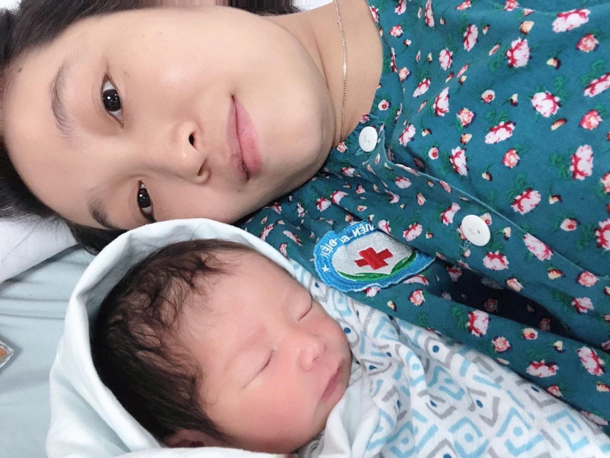 Bầu đến lúc đi đẻ vẫn phải xinh
Các mẹ khoe ảnh bầu bí đi ạ😁