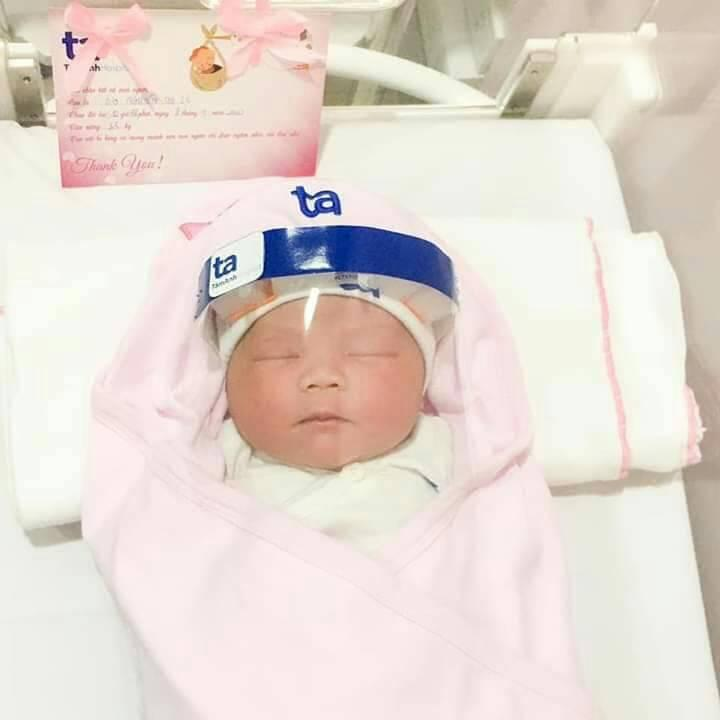 Những thiên thần đáng yêu mùa covid 
Dù dịch những con vẫn muốn ra gặp bố mẹ
