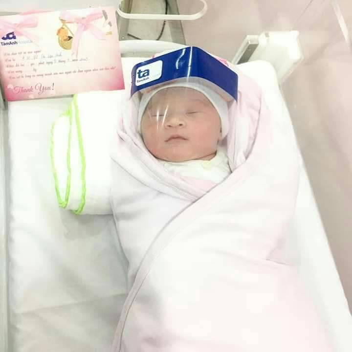 Những thiên thần đáng yêu mùa covid 
Dù dịch những con vẫn muốn ra gặp bố mẹ