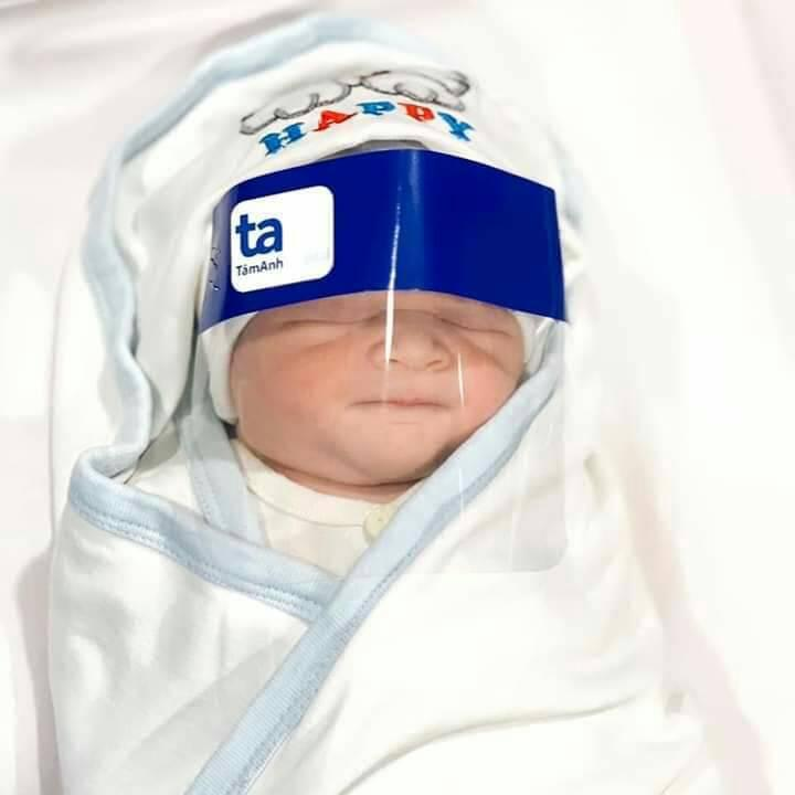 Những thiên thần đáng yêu mùa covid 
Dù dịch những con vẫn muốn ra gặp bố mẹ