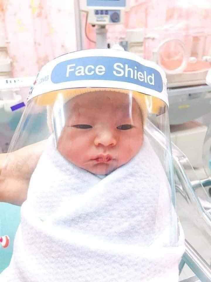Các con sinh ra trong thời Covid! 
Yêu thế này cơ chứ