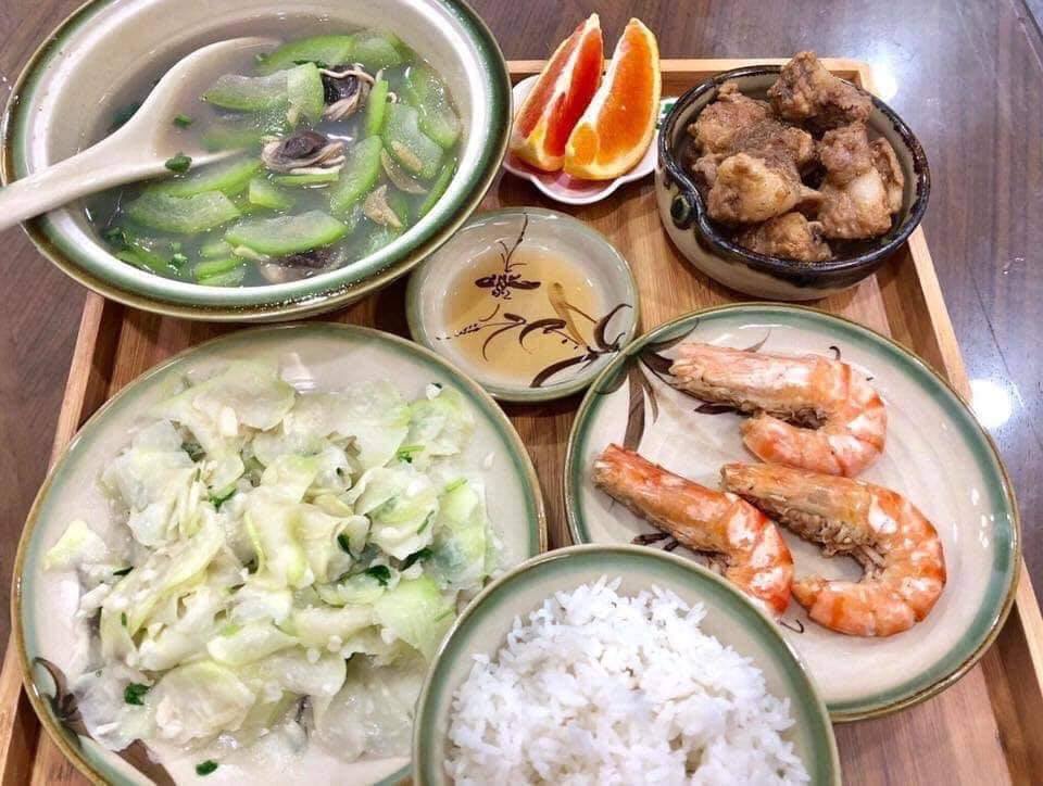 Cơm bà đẻ nhà người ta.....
A yêu mà nấu cho e ăn như này e tình nguyện đẻ cả đội bóng luôn 😂😂😂😂😂