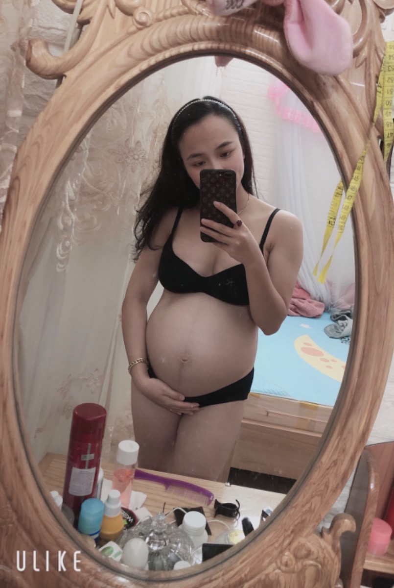 Khoe Bụng Bầu Em Chuột 9/9 Của Mẹ Xíu Nào. Ai Nhìn Cũng Bảo Bầu To. Trộm Vía Mẹ Bầu Em 25w1d rồi hôm trước Siêu Âm em được 850gam rồi. Có Mom Nào sinh tháng 9 Như Mình ko ?