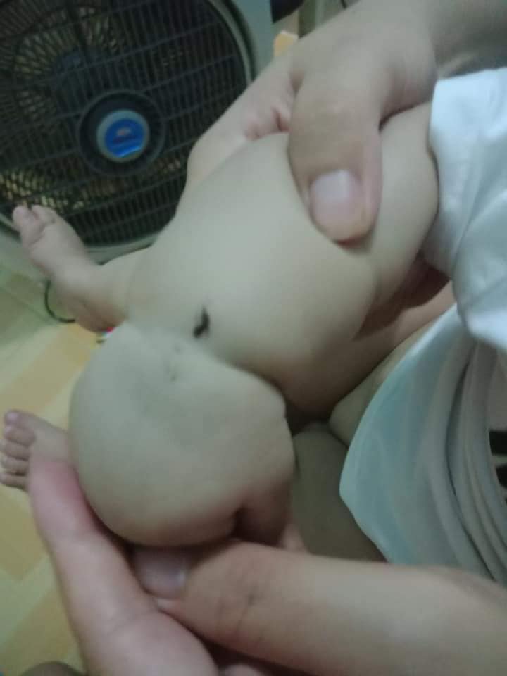 Muỗi chưa kịp cắn đã bị em kẹp chết :))
Cute dã man