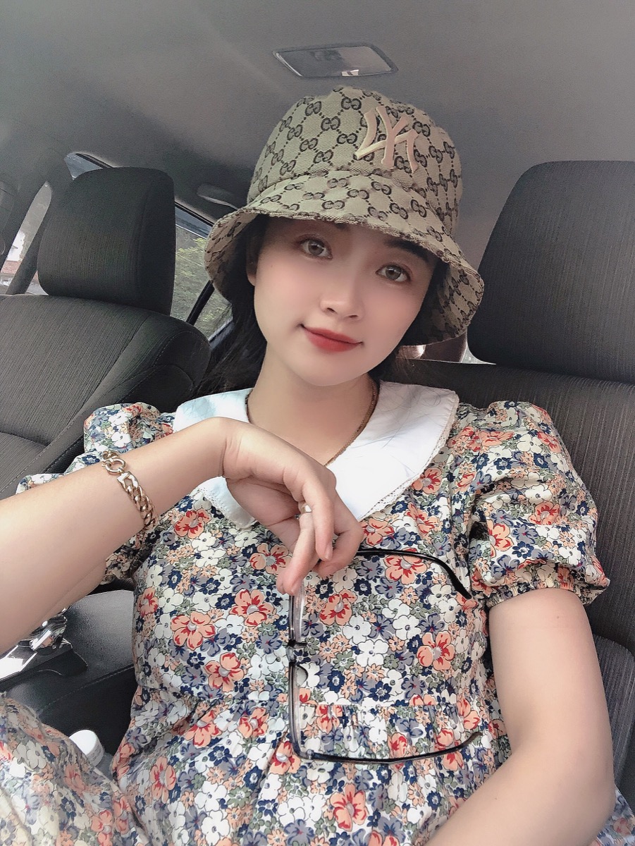 Có mom nào như mình không ? Bầu Bí Mà lúc nào cũng muốn đi lượn lờ đi lại không thích ngồi ở nhà. Ở nhà một hôm là người như muốn phát khùng lên ấy. Trộm vía bầu bì 2 mẹ con khoẻ mạnh để đáp ứng nhu cầu lượn cho đỡ cuồng chân của mẹ😍😍 
Ỏng25w1d