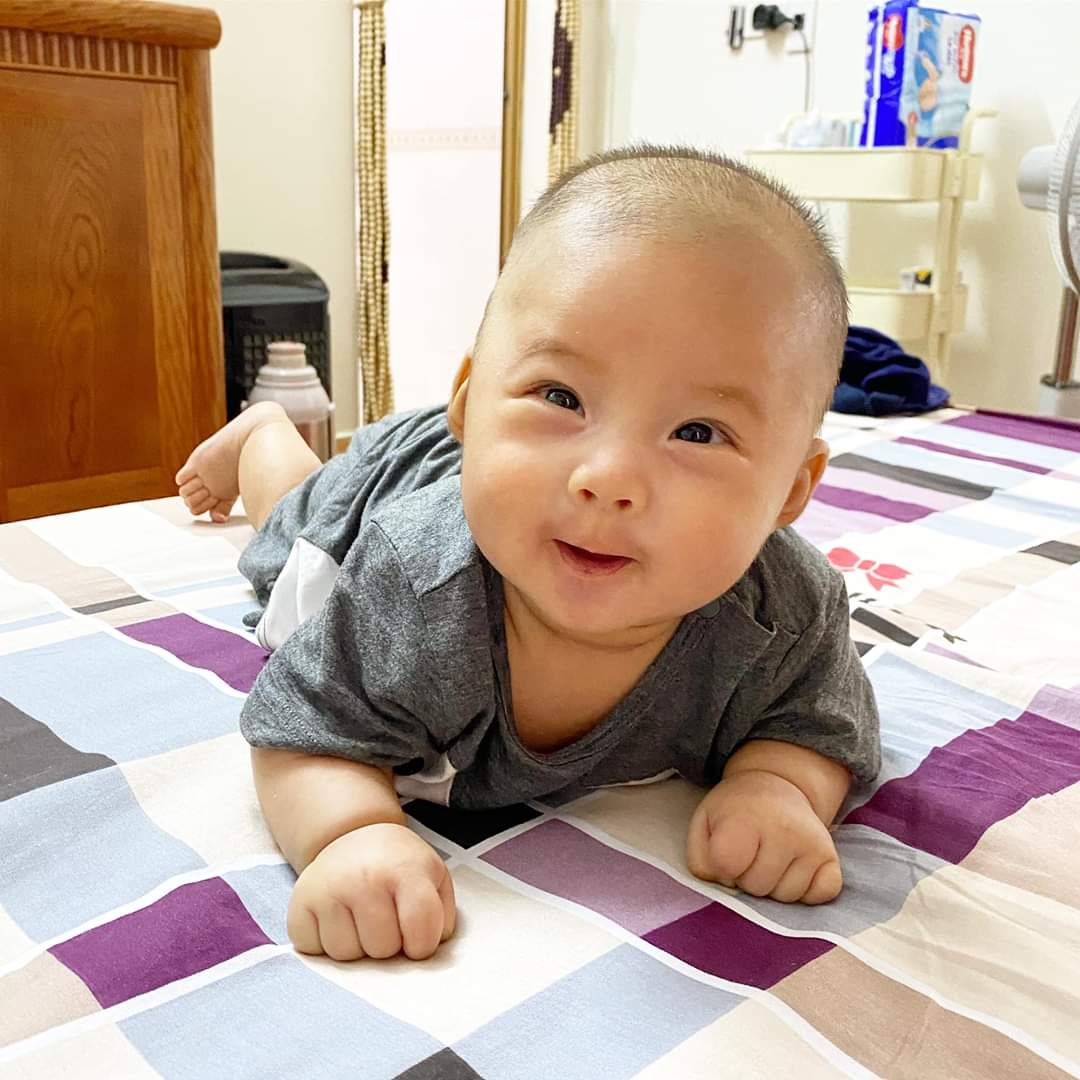 Mẹ nào đang bầu bí lườm chồng ít thôi nhé =)))) Thành quả của 1 thai kì hằn học đây này =)))