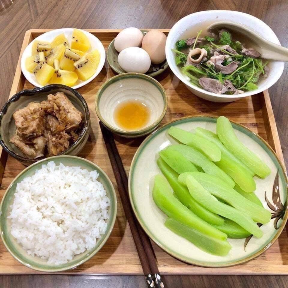 Cơm bà đẻ nhà người ta.....
A yêu mà nấu cho e ăn như này e tình nguyện đẻ cả đội bóng luôn 😂😂😂😂😂