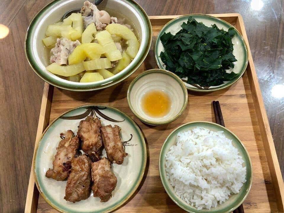 Cơm bà đẻ nhà người ta.....
A yêu mà nấu cho e ăn như này e tình nguyện đẻ cả đội bóng luôn 😂😂😂😂😂