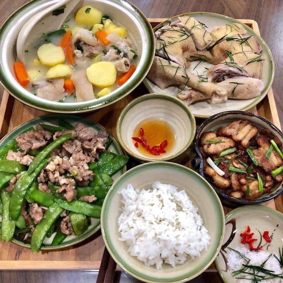 Cơm bà đẻ nhà người ta.....
A yêu mà nấu cho e ăn như này e tình nguyện đẻ cả đội bóng luôn 😂😂😂😂😂