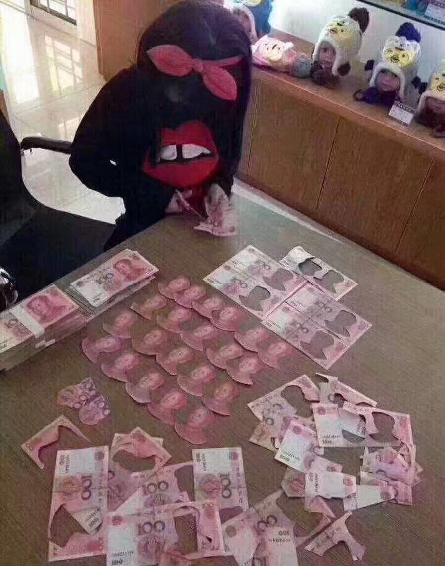 Chắc em thôi ko đẻ nữa quá hiu hiu