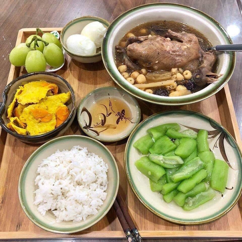 Cơm bà đẻ nhà người ta.....
A yêu mà nấu cho e ăn như này e tình nguyện đẻ cả đội bóng luôn 😂😂😂😂😂