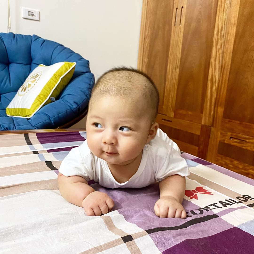 Mẹ nào đang bầu bí lườm chồng ít thôi nhé =)))) Thành quả của 1 thai kì hằn học đây này =)))