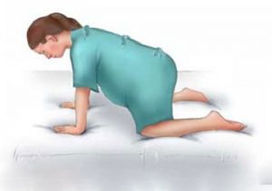 10 TƯ THẾ GIẢM ĐAU KHI CHUYỂN DẠ‼️

Giai đoạn chuyển dạ mẹ bầu sẽ cảm thấy mệt mỏi, bụng đau và thúc mạnh đến mức gần như không thể chịu đựng được. Để bớt cơn đau, mẹ hãy tham khảo các tư thế đứng, ngồi gợi ý dưới đây nhé