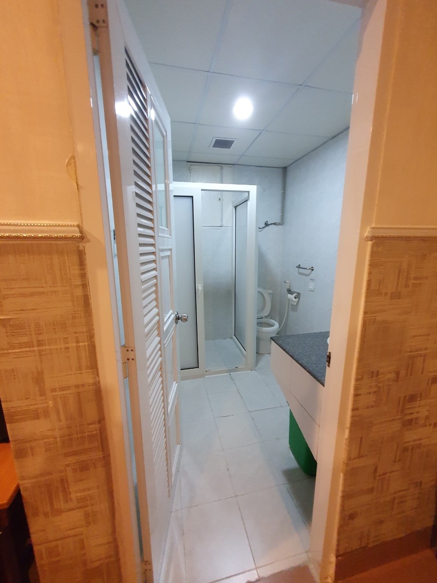 Em đã nhập viện ở SIH rồi đây
Phòng rất ok
Cả nhà 5 ng vô hết nha
Đồ ăn thì rất ngon
Nói chung là đi đẻ mà rất thoải mái
Bác sĩ y tá đều nhiệt tình
Mình có bh vbi nữa nên đc bảo lãnh ko phải đóng viện phí trước. 
Chuẩn bị mai đẻ thôi nào. ☺☺☺