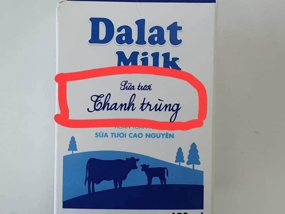 LƯU Ý LỰA CHỌN SỮA CHO CON

Dành 5 phút tìm hiểu, đọc kỹ thông tin trên hộp sữa trước khi mua để con có được sữa Tươi tốt nhất.

Với các mẹ bỉm, sữa chỉ có 2 loại.

1. Sữa Bột: gồm sữa công thức, sữa tăng chiều cao, sữa tăng cân, sữa năng lượng cao.

2. Sữa tươi: là sữa đóng hộp 110ml, 180ml, 250ml, 1000ml.

Hiểu như các bạn là không đúng, sữa mà các bạn cho là sữa tươi đóng hộp gồm 3 loại.

I. SỮA TƯƠI 100% THANH TRÙNG.

- Bảo quản nhiệt độ 2- 8 độ C, ngăn mát tủ lạnh. Không bảo quản ở ngoài được.

- Hạn sử dụng: 5-7 ngày.

- Trên bao bì ghi rõ: sữa tươi thanh trùng.

- Đọc thành phần: sữa tươi 95 - 96%, đường 2-3%.

- Là loại có hương vị thơm ngon nhất, giữ nguyên vitamin, enzyme, các chất dinh dưỡng, khả năng hấp thu tốt nhất. Giàu dinh dưỡng dễ hấp thu nhất.

- Phải bảo quản lạnh, khi cho trẻ dùng phải hâm sữa hoặc để ra ngoài 5-10 phút cho bớt lạnh mới cho trẻ uống.

- Không thể cho vào cặp sách cho bé mang theo đi học được vì dễ bị hỏng, chỉ có thể uống buổi sáng hoặc chiều tối khi trẻ đi học về.

II. SỮA TƯƠI 100% TIỆT TRÙNG.

- Bảo quản ở điều kiện bình thường (không cần bảo quản lạnh).

- Hạn sử dụng 6-9 tháng.

- Trên hộp ghi rõ: sữa tươi tiệt trùng.

- Thành phần: sữa tươi 95-96%, đường 2-3%.

- Giá trị dinh dưỡng và sự thơm ngon kém hơn sữa Thanh trùng do một số vitamin bị biến đổi, các enzyme trong sữa bị biến đổi.

- Tiện dụng, có thể cho vào cặp sách của con để con đi học uống.

III. SỮA HOÀN NGUYÊN/SỮA PHA LẠI.

- Bảo quản điều kiện thường như sữa tươi tiệt trùng.

- Hạn sử dụng 6-9 tháng.

- Trên hộp ghi rõ: THỰC PHẨM BỔ SUNG.

- Thành phần: Sữa 92-95% (nước, bột sữa, chất béo sữa, sữa tươi) họ không ghi rõ sữa tươi là bao nhiêu %.

- Giá trị dinh dưỡng không bằng sữa thanh trùng và tiệt trùng. Do khi sấy khô, vitamin A, C, D, E ... bị biến đổi, các protein bị biến đổi...không còn giữ được giá trị dinh dưỡng và không thơm ngon như sữa tươi Thanh trùng và sữa tươi Tiệt trùng.

- Trong quá trình lấy bột sữa pha với nước, được cho thêm vitamin, canxi, chất béo...chất điều hương, điều vị khiến trẻ em rất thích.

- Bên cạnh đó bao bì sữa rất đẹp, nhiều màu sắc, kèm theo quà tặng siêu nhân, lego, ôtô đồ chơi...khiến trẻ càng thích nên mua.

LỰA CHỌN SỮA TƯƠI THANH TRÙNG, SỮA TƯƠI TIỆT TRÙNG HAY SỮA HOÀN NGUYÊN.

Với kinh nghiệm của anh, chúng ta sẽ ưu tiên dùng sữa tươi thanh trùng là tốt nhất. Sữa tươi tiệt trùng sẽ dùng xen kẽ để cho vào cặp sách của bé để bé uống giữa buổi học. Sữa hoàn nguyên hạn chế, chỉ thi thoảng cho dùng để thay đổi khẩu vị cho trẻ.

ĐỐI TƯỢNG DÙNG SỮA TƯƠI THANH TRÙNG, SỮA TƯƠI TIỆT TRÙNG: TRẺ TRÊN 1 TUỔI.

SỮA HOÀN NGUYÊN: TRẺ TRÊN 1 TUỔI, CÓ LOẠI CHO TRẺ TRÊN 3 TUỔI HOẶC TRÊN 6 TUỔI...CÁC BẠN ĐỌC Kĩ TRÊN HỘP.

KHÔNG CÓ SỮA TƯƠI DẠNG BỘT: SỮA TƯƠI LÀ SỮA TƯƠI, SỮA BỘT LÀ SỮA BỘT.

SỮA CÔNG THỨC BẢN CHẤT LÀ SỮA HOÀN NGUYÊN, NHƯNG ĐƯỢC SẢN XUẤT PHÙ HỢP CHO TỪNG ĐỐI TƯỢNG HOẶC NHU CẦU THỊ HIẾU MẸ BỈM

- Sữa công thức cho trẻ dưới 1 tuổi: được sản lấy từ BỘT SỮA (BỘT SỮA: được sản xuất khi người ta sấy sữa tươi). Sau đó điều chỉnh lượng đạm, chất béo, đường, gia giảm vitamin, chất khoáng ... để có công thức, thành phần giống sữa mẹ. Giai đoạn trẻ dưới 1 tuổi hệ tiêu hóa của bé chưa hấp thu được sữa tươi Thanh trùng, sữa tươi tiệt trùng (do tỷ lệ đạm Casein/Whey không phù hợp...) nên khi mẹ ít sữa hoặc mất sữa thì phải dặm thêm sữa công thức.

- Sữa công thức cho trẻ trên 1 tuổi: độ tuổi này trẻ hấp thi được sữa tươi thanh trùng, sữa tươi tiệt trùng...chúng ta sẽ giảm sữa bột công thức và giới thiệu sữa tươi thanh trùng, sữa tươi tiệt trùng cho bé và giảm dần sữa bột.

Lưu ý rằng: giai đoạn này, bé phát triển nhanh, nên sữa không phải là nguồn dinh dưỡng chính, kể cả các sữa được giới thiệu cao năng lượng, giàu vitamin, chất khoáng... cũng không đủ nhu cầu của bé. Quan trọng nhất là dinh dưỡng từ bữa ăn đa dạng hàng ngày mới cung cấp đủ dinh dưỡng.

Nguồn: Trương Minh Đạt