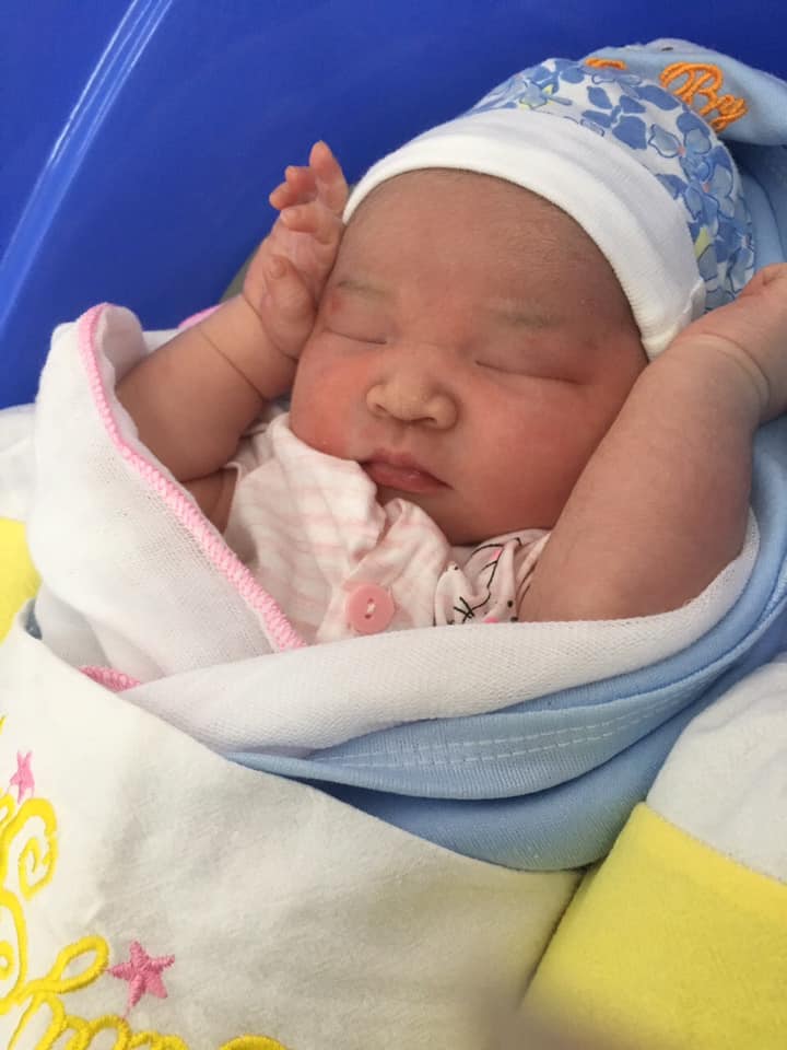 Các mẹ đừng nản chí nhé. Thành quả sau gần 3 năm lấy chồng của e nè. E btdn, chồng tty vẫn có thai tự nhiên đc nè. Tâm lí thoải mái bổ sung nội tiết đầy đủ rồi con yêu sẽ về. Chúc các mom nhanh có 2v đỏ chót nhé 🌹
