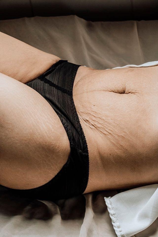 Liệu anh có còn yêu
Rồi 1 ngày em sẽ lại sinh
Những đứa trẻ như hình anh thấy
Sẽ những vết nhăn chẳng dễ gì che đậy...

Ảnh: Nguyễn Ngọc Trâm