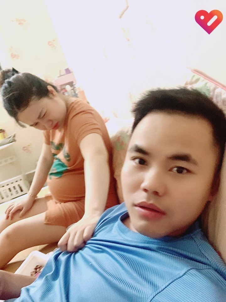 < GÓC HẦU VỢ >

Vợ bầu là lúc mình được trải nghiệm cảm giác làm quân hầu nó như thế nào 🤣.

Mấy tháng đầu thì ốm nghén hay quạu, gần đẻ thì thay đổi thói quen sinh hoạt, khát đòi uống bia, uống bia đắng thì mặt tếu đcđ, nhiều khi đ' hiểu kiểu gì. Lắm lúc phải lên mạng xem tử vi của vợ hôm nay như nào, hung cát ra sao để biết đường mà hầu =)))

Nguồn: Nguyễn Điệp/ Beatvn