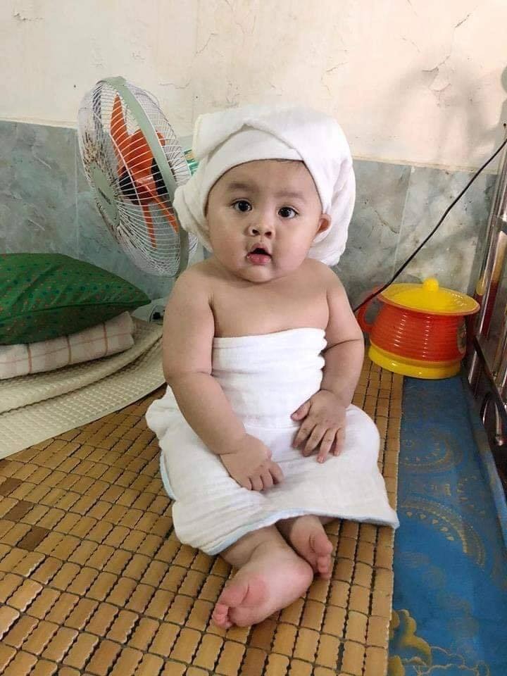 Con mới tắm xong ạ 🤣🥰