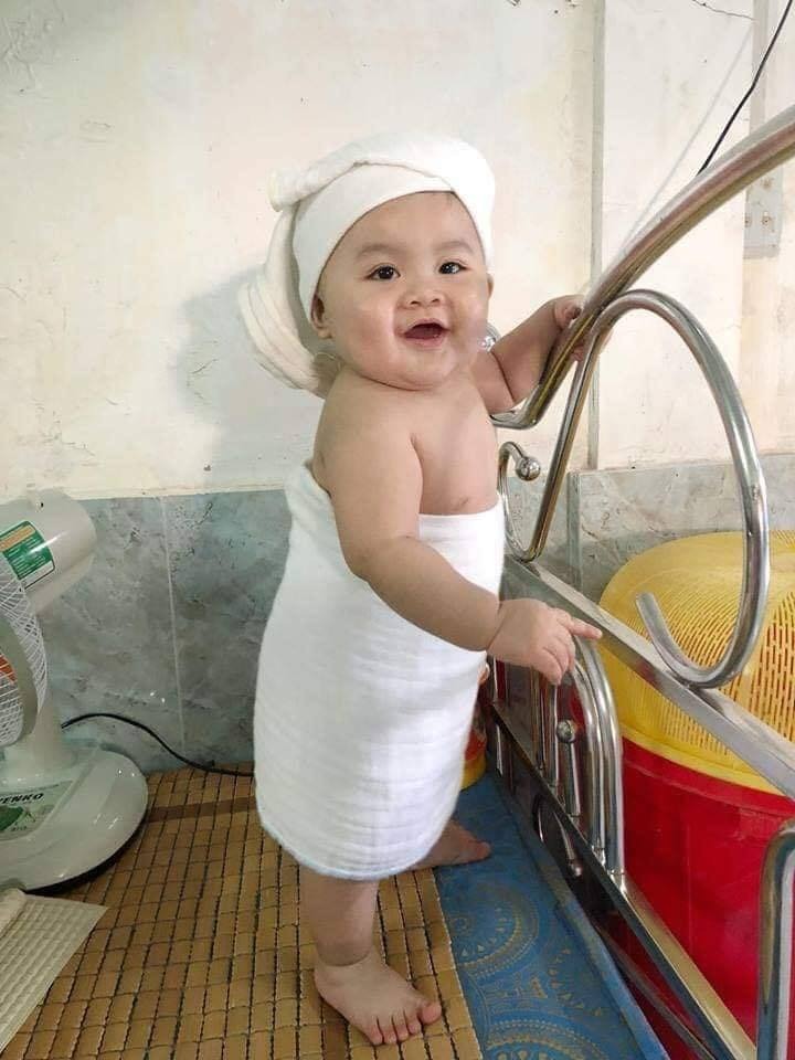 Con mới tắm xong ạ 🤣🥰