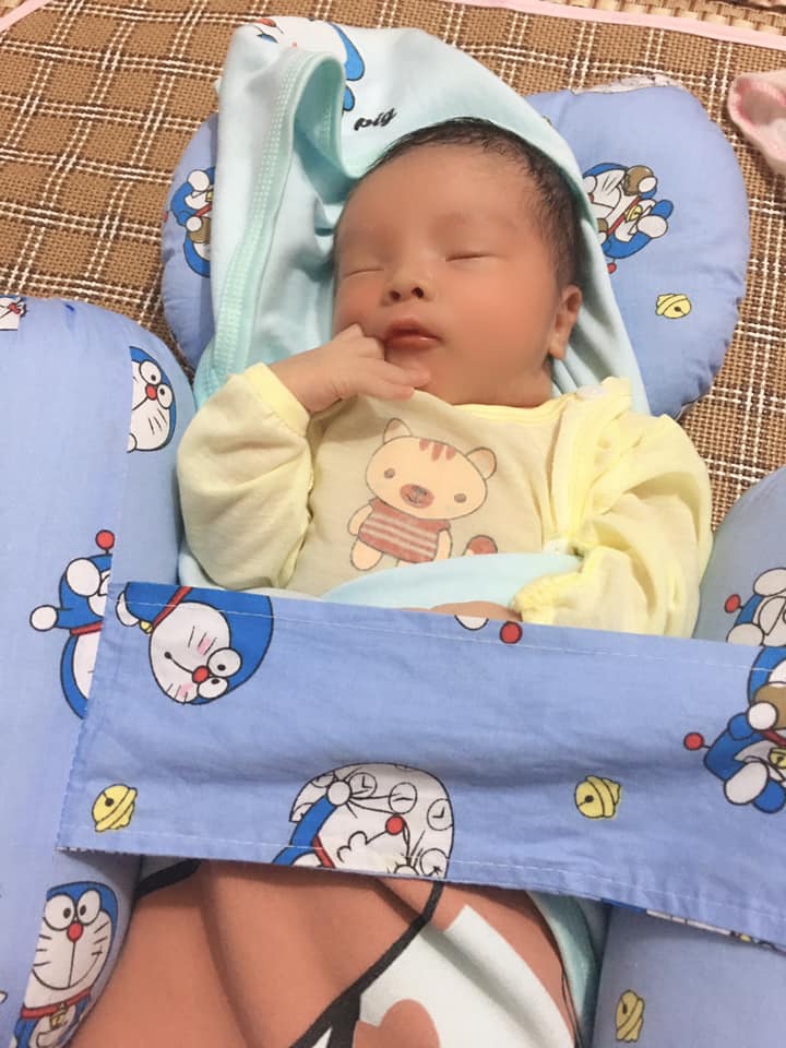 Chuột 22/7 mà 6/7 ra 3,1 kg 
Nhờ chăm xin vía đẻ nhanh đẻ thường e đi đẻ có 3 tiếng 4h20 nhập  viện mở 2p 6h mở 10p tập đầu chưa bt rặn bs hd thở và rặn thì 6h20p e chuột ra 
Chúc các mon có 1 thai kì khoẻ mạnh ạ