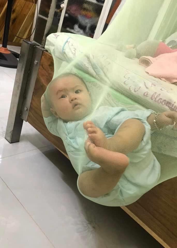 Góc làm người nhện 😂bé nào cũng phải bị ít nhất 1 vài lần phải ko các mẹ 😅