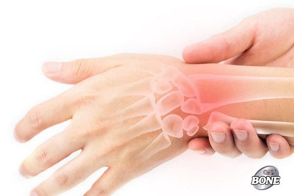 Có mom nào bị đau cổ tay giống e k ạ? E bị đau từ tháng thứ 7. Giờ 39w rồi mà vẫn k đỡ, thấy đau hơn, hoạt động khó khăn. E lo quá sắp sinh rồi mà đau vậy thì chăm con sao nổi. Huhu. E cũng chưa dám đi chụp chiếu sợ ảnh hưởng. Chứ đau quá trời luôn rồi :(((