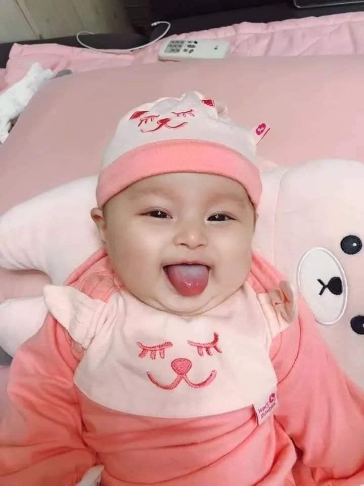 Mom nào thích vía con gái vào em cho nhé, sao các mom toàn thích chim non thế ạ? 😂