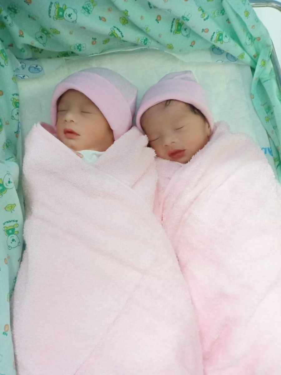 Dự sanh 21/9 mà 25/8 đã ra vs mẹ..Lại đc da kề da ở bv từ dũ..💓💓💓
Yêu 2em..