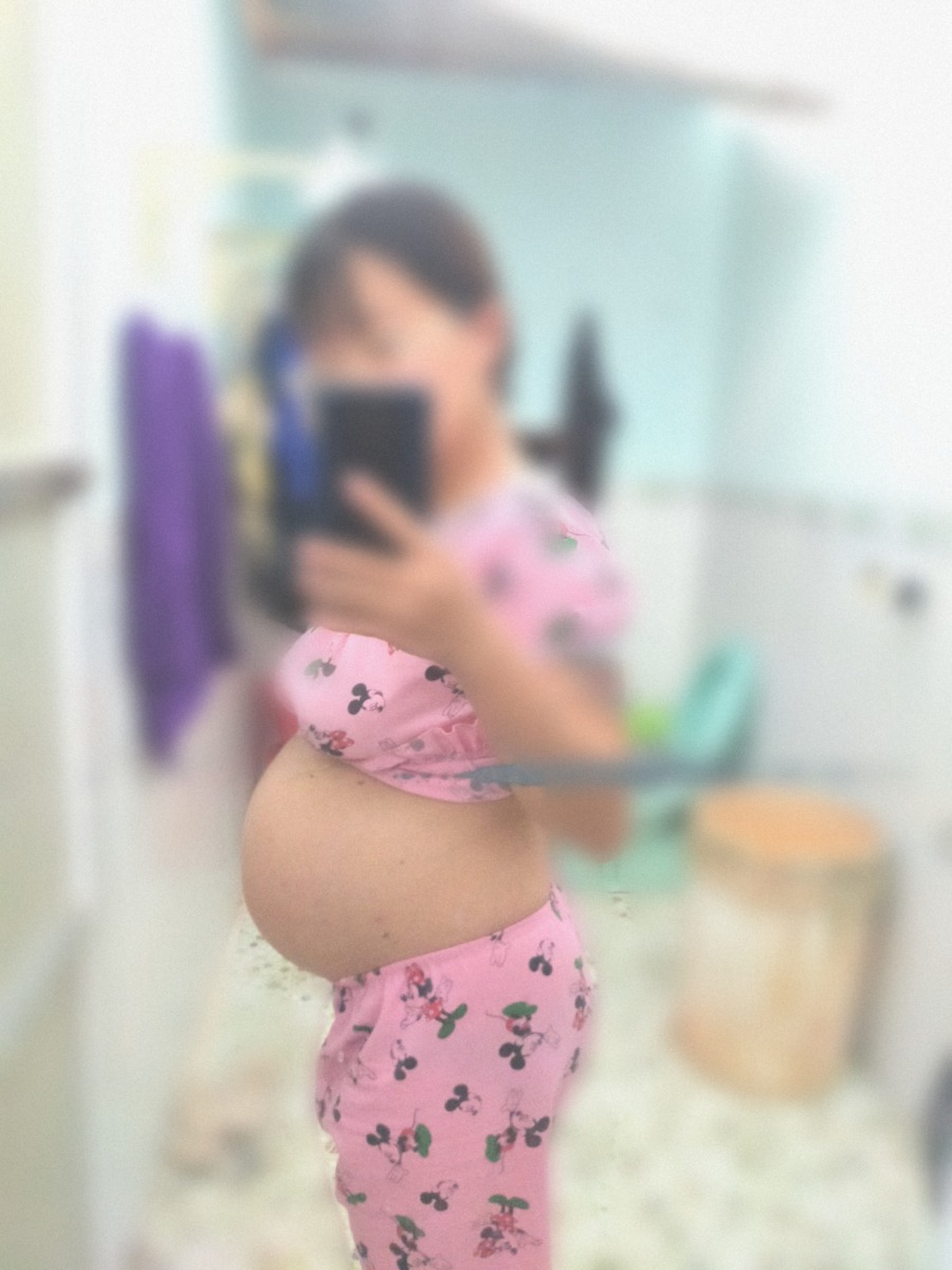 . bụng như vậy là tụt chưa các mom, em thấy còn cao mà đi đâu ai cũng nói tụt