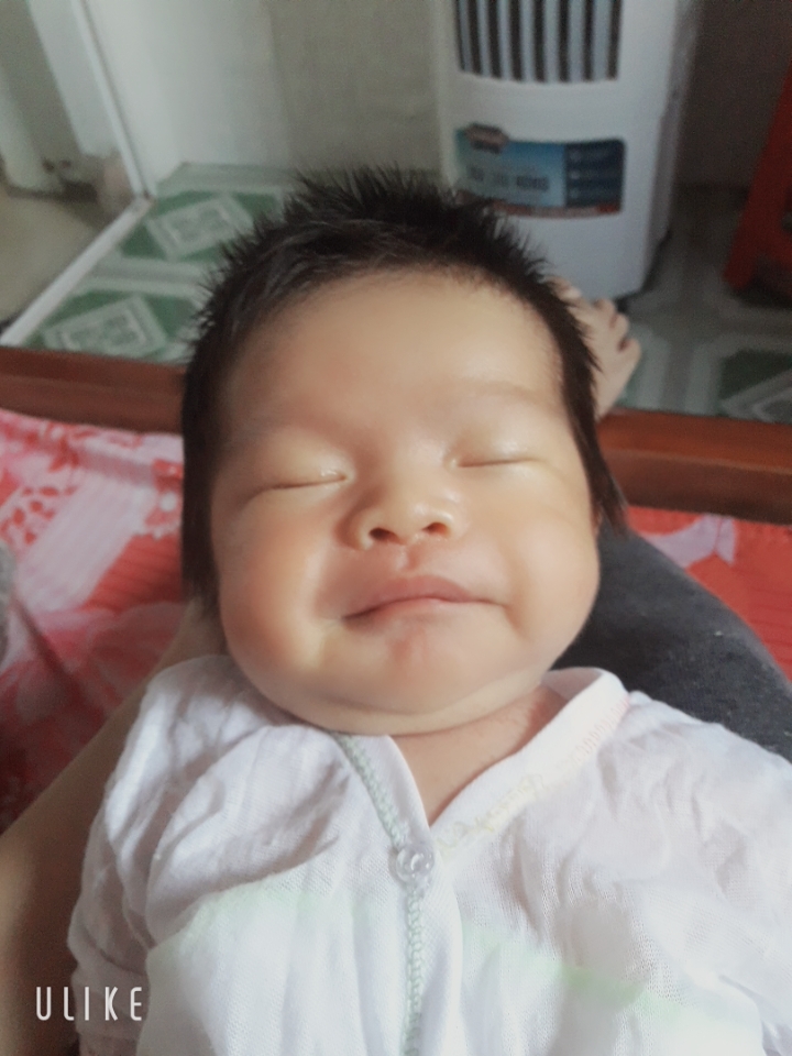 Bé nhà em đc 21d rồi ạ dự sanh ngày 12/8 nhưng 31/7 đã đòi gặp ba mẹ rồi ạ😍 bé sanh được 3kg4 
Nhờ quả đầu mà cả khoa sản tưởng là con gái nhưng là trai nha
