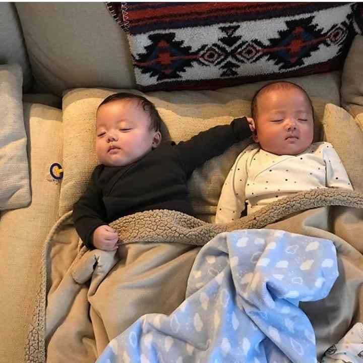 Sinh đôi kute vãi các mom nhỉ 😂🤣🥰
Nhìn mà thèm