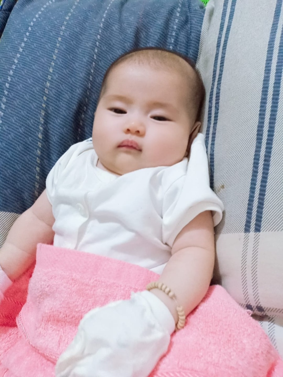 Tuyển rể, tuyển rể hjhj/
Chuột 24/6 đây ạk....
Ngủ cứ nửa con mắt.. Buổi tối mẹ ru phải 2 tiếng mới ngủ say ,ngủ một mạch đến 4h sáng mới chịu ti, ti xong ngủ tới 7h sáng, rồi ti ngủ tới 10h sáng.... Có ai xin vía trắng của con k ạk.. Hjhj