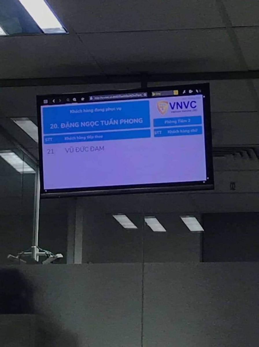 Vì em bé được sinh ra giữa lúc cả nước đang gồng mình chống dịch Covid - 19. Và bố mẹ em chắc cũng thần tượng bác lắm...

Cháu tên là Vũ Đức Đam ạ...!
Kaka