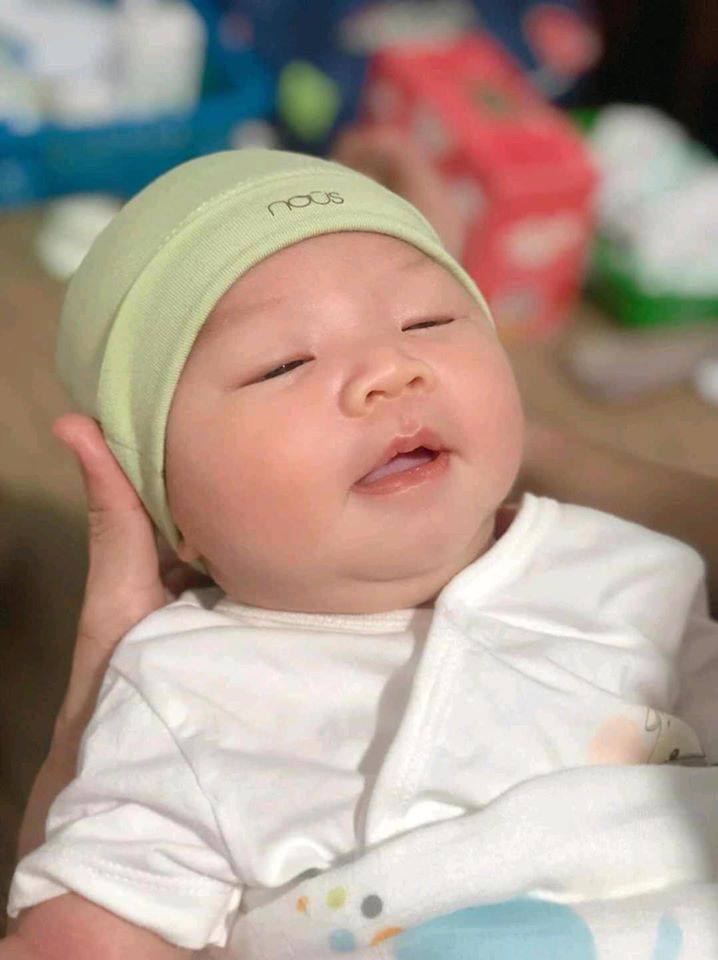 Mom nào xin vía... phê sữa ko ạ? Có ai giống e hông cứ 3 tiếng mà ko vắt ngực e như quả bom ý.😂😂 ăn bao nhiêu tiết ra sữa hết rồi sao ý.mẹ gầy xạc người đi.còn 42kg cao 165kg nhìn người chán lắm.vậy gặp bà mẹ ck chê sữa loãng bé ko chắc.mệt mỏi vô cùng.