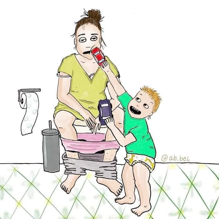 MOM NÀO BẢO Ở NHÀ CHĂM CON NHÀN VÀ SƯỚNG LẮM RA EM KỂ CHO MÀ NGHE 😂😂

Từ bao đời nay, người ta luôn mặc định mẹ ở nhà chăm con là nhàn và sướng, không phải lo đến chuyện đi làm kiếm tiền mưu sinh. Định nghĩa về công việc chăm con trong mắt mọi người đơn giản lắm, đâu có vất vả bằng 8 tiếng ngồi lì văn phòng, đầu tuần họp, cuối tuần báo cáo công việc, sáng đến đúng giờ chấm vân tay, chiều cũng không thể về sớm. Ngay cả chính phụ nữ chúng ta, khi biết có ai đó, bạn bè hay hàng xóm “được” ở nhà chăm con là trầm trồ lên đó sao.

Trong mắt mọi người, tất nhiên bao gồm cả những ông chồng, chăm con là ôm con cả ngày. Cái bọn trẻ con chưa biết đi ấy, tay chân bụ bẫm dễ thương, người thì thơm thơm mùi sữa, ôm cả ngày thì còn gì sung sướng, nhàn hạ bằng.

Nhàn và sướng như vậy nên nếu:

- Ở nhà chăm con mà để nhà cửa bừa bộn, quần áo quên chưa cho vào máy giặt giặt thì sẽ bị hỏi “cả ngày làm việc gì mà để nhà cửa thế này?”.

- Ở nhà chăm con mà chồng nhắn tin, gọi điện chưa trả lời ngay, thì sẽ bị thắc mắc “không biết làm gì mà không nghe máy?”.

- Ở nhà chăm con mà đầu tóc bù xù, quần áo luộm thuộm, thì sẽ bị nói “không biết tự chăm lo cho bản thân, không biết sắp xếp thời gian”.

- Ở nhà chăm con mà cuối ngày chồng về mặt khó chịu, cáu kỉnh, thì sẽ bị mắng “chồng đi làm về mệt không được một lời hỏi han”.

Chăm con cụ thể là công việc gì mà ai cũng bảo là nhàn vậy?

Chăm con hay trông con cụ thể bao hàm những công việc gì? Mà ai cũng trầm trồ, ngưỡng mộ vì là nhàn, vì là sướng. Vâng chúng tôi sướng lắm! Chăm con là tổng hòa của nhiều công việc ai cũng bảo là dễ và vụn vặt ấy.

Chăm con là cho con bú, cho con ăn, vệ sinh cho con, tắm cho con, chơi với con, bế con khi con muốn, nói chuyện với con khi con cần, thức đêm cùng con khi con không chịu ngủ. Chăm con còn là dọn dẹp nhà cửa, chăm con còn là phải luôn vui vẻ, tinh thần thoải mái để đủ sữa cho con.
Chăm con là tắm, là vệ sinh cá nhân thật nhanh, là bật dậy như lò xo khi nghe tiếng con khóc, ọ ọe bên tai. Chăm con là những giấc ngủ lơ mơ, tự dặn mình không được ngủ sâu giấc, còn dậy cho con bú, còn xem con có ra mồ hôi không, còn phải đắp chăn cho con nhỡ con bị lạnh.

Khi con đang ở giai đoạn sơ sinh, người ta sẽ nói “tầm này vẫn chưa vất đâu, giờ nó toàn ngủ và ti mẹ, mẹ tha hồ mà nằm chơi”. Nhưng họ đâu biết rằng một ngày đứa trẻ sơ sinh đại tiện, tiểu tiện bao nhiêu lần và người mẹ khi con ngủ thì còn phải tranh thủ giặt giũ, nấu nướng, dọn dẹp nhà cửa. Rồi còn nhiều vấn đề xảy đến mà mẹ phải một mình xoay xở như con nôn trớ, con bị táo bón, con hắt hơi sổ mũi, con bị rôm sẩy, con bỗng nhiên bỏ bú, con bỗng nhiên ngủ ngày chơi đêm…

Cứ thử trải qua 8 tiếng ở công sở và 8 tiếng ở nhà trông con, xem thời gian nào trôi đi nhanh hơn. Chưa hết đâu, đêm đến các ông chồng được ngủ trọn giấc, mà nếu con có khóc thì cũng trùm chăn kín mít để giấc ngủ không bị ảnh hưởng. Còn một mẹ một con cứ thế hết ôm nhau rồi chơi với nhau cho đến tận sáng.

Khi con đến tuổi ăn dặm, thì công việc vất vả nhất mà người mẹ phải làm là tìm ra phương pháp ăn phù hợp với con. Nhưng thực tế công việc này chưa vất vả bằng việc phải đứng ra bảo vệ chính kiến trước lời khuyên chẳng đâu vào đâu của mọi người xung quanh. Nếu con bụ bẫm thì không sao, con mà “còi” mặc dù nó nhanh nhẹn thì kiểu gì cũng bị mắng xối xả, “có mỗi việc cho nó ăn mà cũng không xong”, “để con còi dí thế à”, “chăm con kiểu gì vậy”.

Đến lúc con biết đi, chuyển sang ăn cơm, nói được nhiều hơn, thì người mẹ lại phải lo dạy con thế nào, đối phó với những khủng hoảng của con ra sao. Khi ấy con không vâng, ạ, dạ, thưa với người lớn, con ngang bướng, ương ngạch, nghịch ngợm thì cũng đổ lỗi hết lên đầu người mẹ rằng “mẹ không biết dạy con”, “con hư tại mẹ”.

Nếu ai thắc mắc vợ ở nhà làm gì thì hãy thử dành 1 ngày ở nhà chăm con toàn thời gian, nếu không thì thử thức một đêm chơi với con, sẽ có câu trả lời ngay. Đảm bảo các ông chồng sẽ sợ “xanh mặt”, thà đi làm còn hơn phải ở nhà chơi với con. Khi đã hiểu rồi thì xin đừng quát tháo, so bì hay coi thường những người làm mẹ. Họ thực sự là “siêu nhân” đấy, không phải người bình thường đâu!

- Illustration by Jade Nordahl
