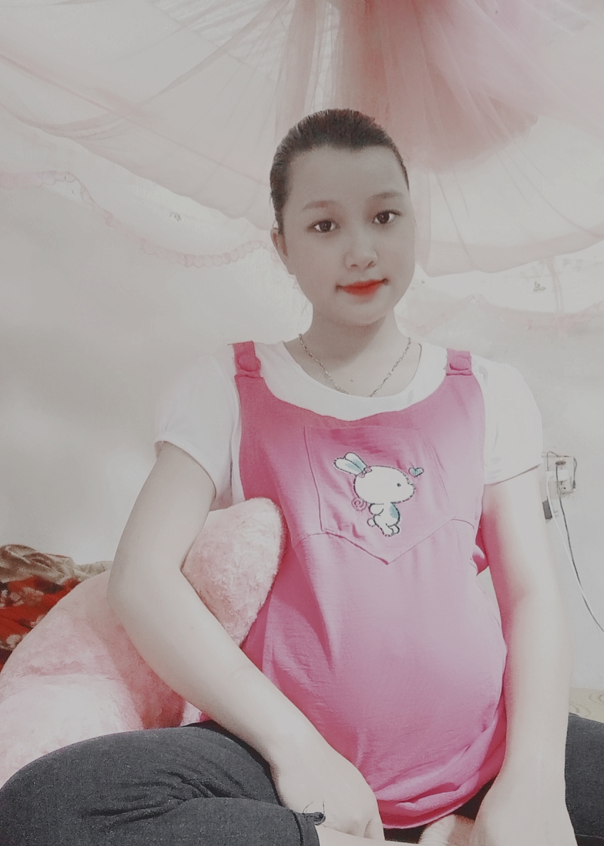 Các mom cho em hỏi là em đang mang thai được hơn 7 tháng rồi mà giờ người em ngứa 
Hết Luôn. mà không biết mua thuốc dì để bôi ạ. Các mom biết bôi thuốc dì thì chỉ giúp em với ạ. ❤️