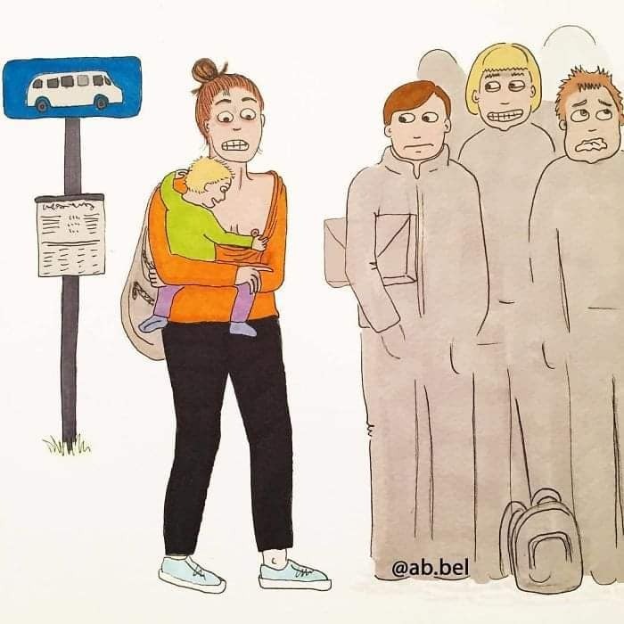 MOM NÀO BẢO Ở NHÀ CHĂM CON NHÀN VÀ SƯỚNG LẮM RA EM KỂ CHO MÀ NGHE 😂😂

Từ bao đời nay, người ta luôn mặc định mẹ ở nhà chăm con là nhàn và sướng, không phải lo đến chuyện đi làm kiếm tiền mưu sinh. Định nghĩa về công việc chăm con trong mắt mọi người đơn giản lắm, đâu có vất vả bằng 8 tiếng ngồi lì văn phòng, đầu tuần họp, cuối tuần báo cáo công việc, sáng đến đúng giờ chấm vân tay, chiều cũng không thể về sớm. Ngay cả chính phụ nữ chúng ta, khi biết có ai đó, bạn bè hay hàng xóm “được” ở nhà chăm con là trầm trồ lên đó sao.

Trong mắt mọi người, tất nhiên bao gồm cả những ông chồng, chăm con là ôm con cả ngày. Cái bọn trẻ con chưa biết đi ấy, tay chân bụ bẫm dễ thương, người thì thơm thơm mùi sữa, ôm cả ngày thì còn gì sung sướng, nhàn hạ bằng.

Nhàn và sướng như vậy nên nếu:

- Ở nhà chăm con mà để nhà cửa bừa bộn, quần áo quên chưa cho vào máy giặt giặt thì sẽ bị hỏi “cả ngày làm việc gì mà để nhà cửa thế này?”.

- Ở nhà chăm con mà chồng nhắn tin, gọi điện chưa trả lời ngay, thì sẽ bị thắc mắc “không biết làm gì mà không nghe máy?”.

- Ở nhà chăm con mà đầu tóc bù xù, quần áo luộm thuộm, thì sẽ bị nói “không biết tự chăm lo cho bản thân, không biết sắp xếp thời gian”.

- Ở nhà chăm con mà cuối ngày chồng về mặt khó chịu, cáu kỉnh, thì sẽ bị mắng “chồng đi làm về mệt không được một lời hỏi han”.

Chăm con cụ thể là công việc gì mà ai cũng bảo là nhàn vậy?

Chăm con hay trông con cụ thể bao hàm những công việc gì? Mà ai cũng trầm trồ, ngưỡng mộ vì là nhàn, vì là sướng. Vâng chúng tôi sướng lắm! Chăm con là tổng hòa của nhiều công việc ai cũng bảo là dễ và vụn vặt ấy.

Chăm con là cho con bú, cho con ăn, vệ sinh cho con, tắm cho con, chơi với con, bế con khi con muốn, nói chuyện với con khi con cần, thức đêm cùng con khi con không chịu ngủ. Chăm con còn là dọn dẹp nhà cửa, chăm con còn là phải luôn vui vẻ, tinh thần thoải mái để đủ sữa cho con.
Chăm con là tắm, là vệ sinh cá nhân thật nhanh, là bật dậy như lò xo khi nghe tiếng con khóc, ọ ọe bên tai. Chăm con là những giấc ngủ lơ mơ, tự dặn mình không được ngủ sâu giấc, còn dậy cho con bú, còn xem con có ra mồ hôi không, còn phải đắp chăn cho con nhỡ con bị lạnh.

Khi con đang ở giai đoạn sơ sinh, người ta sẽ nói “tầm này vẫn chưa vất đâu, giờ nó toàn ngủ và ti mẹ, mẹ tha hồ mà nằm chơi”. Nhưng họ đâu biết rằng một ngày đứa trẻ sơ sinh đại tiện, tiểu tiện bao nhiêu lần và người mẹ khi con ngủ thì còn phải tranh thủ giặt giũ, nấu nướng, dọn dẹp nhà cửa. Rồi còn nhiều vấn đề xảy đến mà mẹ phải một mình xoay xở như con nôn trớ, con bị táo bón, con hắt hơi sổ mũi, con bị rôm sẩy, con bỗng nhiên bỏ bú, con bỗng nhiên ngủ ngày chơi đêm…

Cứ thử trải qua 8 tiếng ở công sở và 8 tiếng ở nhà trông con, xem thời gian nào trôi đi nhanh hơn. Chưa hết đâu, đêm đến các ông chồng được ngủ trọn giấc, mà nếu con có khóc thì cũng trùm chăn kín mít để giấc ngủ không bị ảnh hưởng. Còn một mẹ một con cứ thế hết ôm nhau rồi chơi với nhau cho đến tận sáng.

Khi con đến tuổi ăn dặm, thì công việc vất vả nhất mà người mẹ phải làm là tìm ra phương pháp ăn phù hợp với con. Nhưng thực tế công việc này chưa vất vả bằng việc phải đứng ra bảo vệ chính kiến trước lời khuyên chẳng đâu vào đâu của mọi người xung quanh. Nếu con bụ bẫm thì không sao, con mà “còi” mặc dù nó nhanh nhẹn thì kiểu gì cũng bị mắng xối xả, “có mỗi việc cho nó ăn mà cũng không xong”, “để con còi dí thế à”, “chăm con kiểu gì vậy”.

Đến lúc con biết đi, chuyển sang ăn cơm, nói được nhiều hơn, thì người mẹ lại phải lo dạy con thế nào, đối phó với những khủng hoảng của con ra sao. Khi ấy con không vâng, ạ, dạ, thưa với người lớn, con ngang bướng, ương ngạch, nghịch ngợm thì cũng đổ lỗi hết lên đầu người mẹ rằng “mẹ không biết dạy con”, “con hư tại mẹ”.

Nếu ai thắc mắc vợ ở nhà làm gì thì hãy thử dành 1 ngày ở nhà chăm con toàn thời gian, nếu không thì thử thức một đêm chơi với con, sẽ có câu trả lời ngay. Đảm bảo các ông chồng sẽ sợ “xanh mặt”, thà đi làm còn hơn phải ở nhà chơi với con. Khi đã hiểu rồi thì xin đừng quát tháo, so bì hay coi thường những người làm mẹ. Họ thực sự là “siêu nhân” đấy, không phải người bình thường đâu!

- Illustration by Jade Nordahl