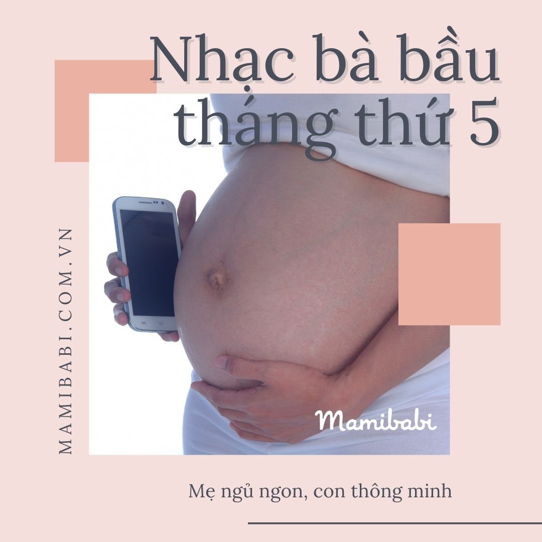 NHẠC BÀ BẦU THÁNG THỨ 5, MẸ NGỦ NGON, CON THÔNG MINH

Ôi! Em không biết các mom thế nào chứ em bầu 5 tháng rồi mà vẫn nghén ạ, ăn gì cũng không vào, ăn gì cũng nôn được ạ. Thế nên lúc nào em cũng thấy mệt mỏi luôn, cảm giác chẳng muốn làm cái gì, nghĩ nó sầu ghê. Đọc qua một vài thay đổi của cơ thể khi mang thai tháng thứ 5 mà em thấy cũng có phần giông giống mình:

👉Kích thước bụng to hơn này, cảm nhận được con đạp rõ hơn trước này
👉Thỉnh thoảng bị chảy máu chân răng vào buổi sáng
👉Dịch âm đạo nhiều hơn ạ 
👉Hoạt động nhiều xíu là thấy khó thở
👉Dễ gặp các vấn đề tiêu hóa như là ợ chua, trào ngược thực quản, đầy bụng, táo bón

Lão chồng em lo lắm, thấy vợ mệt mỏi suốt ngày vừa lo sức khỏe vợ vừa sợ ảnh hưởng đến con đâm ra cũng mất tập trung công việc. Thế rồi lão mang cái “tâm hự” này đến nói chuyện với mấy chị ở công ty, được các chị mách cho 1 cách dễ không ngờ. Các mom biết là gì không ạ? Là nghe nhạc bà bầu tháng thứ 5 đó ạ. 

Trước đó thì em cũng giống nhiều mom, nghĩ rằng là mấy cái kiểu nhạc thai giáo chỉ toàn là nhạc giao hưởng. Cơ mà lúc lão chồng em cho em xem thì lại không phải vậy đâu các mom ạ. Nhạc bà bầu tháng thứ 5 cũng có nhiều thể loại lắm nhé, có nhạc không lời, nhạc nhẹ, nhạc thiền. Riêng em thì em rất thích nhạc hòa tấu sáo trúc, guitar, nghe nó du dương dễ chịu gì đâu. 

Mà hay ở chỗ là có tác dụng thật các mom ạ, mỗi ngày trước khi đi ngủ em nghe khoảng 20 phút, thấy dễ ngủ hơn hẳn. Có hôm em còn ngủ quên luôn cơ ạ ☺ Ngủ đủ giấc như vậy nên em cũng thấy khỏe hơn, ăn uống cũng có phần ngon miệng hơn. Thường thì buổi chiều em cũng nghe nhạc, vừa nghe vừa ăn 1 hộp sữa chua, giải tỏa căng thẳng hiệu quả lắm ạ. 

Cơ mà em thấy bảo nghe nhạc bà bầu tháng thứ 5 mp3 cũng phải biết cách nghe đúng đấy ạ. Có như vậy thì mới đảm bảo mẹ khỏe con khỏe được. 

👉Không nên bật âm lượng lớn quá, sẽ ảnh hưởng đến thính lực của bé đó mẹ. Nếu dùng tai nghe thì mẹ cũng tránh đừng áp sát tai nghe vào bụng nhé. 
👉Mỗi lần nghe khoảng 15-20 phút thôi ạ, ngồi lâu quá sẽ khiến cả mẹ và bé đều mệt.
👉Trò chuyện cùng con lúc nghe nhạc để tăng tình cảm nữa ạ

Nhiều mẹ hỏi quá nên em chia sẻ list nhạc thai giáo tháng thứ 5 mà em đang nghe nha, trên app Mamibabi này đều có hết ạ:
- Nhạc Hòa Tấu Thai Giáo Thông Minh Mamibabi
- Nhạc Hòa Tấu Thai Giáo Thế Hệ Mới 2020
- Baby Mozart (Concert For Little Ears)
- Mozart, Beethoven Và Bé
- Phép Màu Nhiệm Cho Con (Album Miracle 2004)

Nói chung là còn nhiều điều lắm, cơ mà đến đây thì cũng đủ ý em muốn chia sẻ với các mom rồi. Nếu mà mom nào còn lăn tăn thì mom truy cập vào đây thử xem nhé https://mamibabi.com.vn/music. Đây là app mà chồng em được giới thiệu, em cũng đang theo thai giáo mỗi ngày đó ạ.