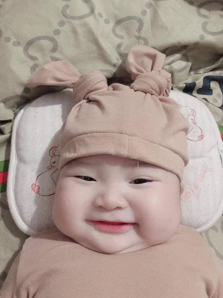Ai mặt nọng nái nai 😆😍
Mẹ nào xin vía mặt nọng của con ko, mặt nọng quá nên mắt con hơi híp 1 xí thôi ạ 😝