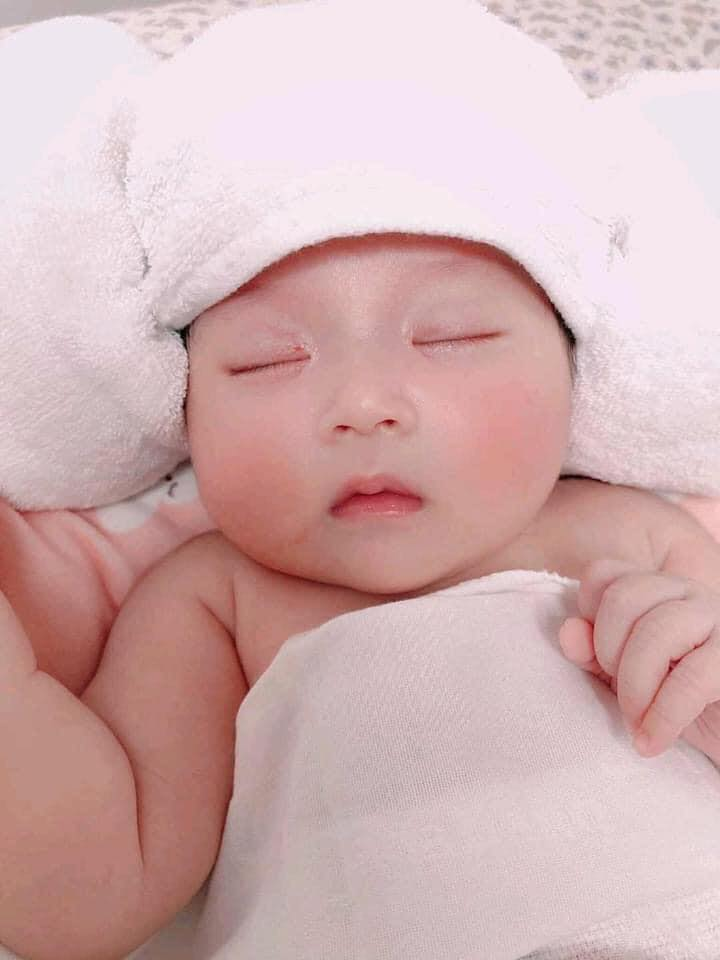 Mom nào thích màu hồng xin vía má hồng môi hồng gì cũng hồng ko 😻🥰 Thai giáo đều là cách giúp tương lai của con toàn màu hồng đó các mẹ nha 😍