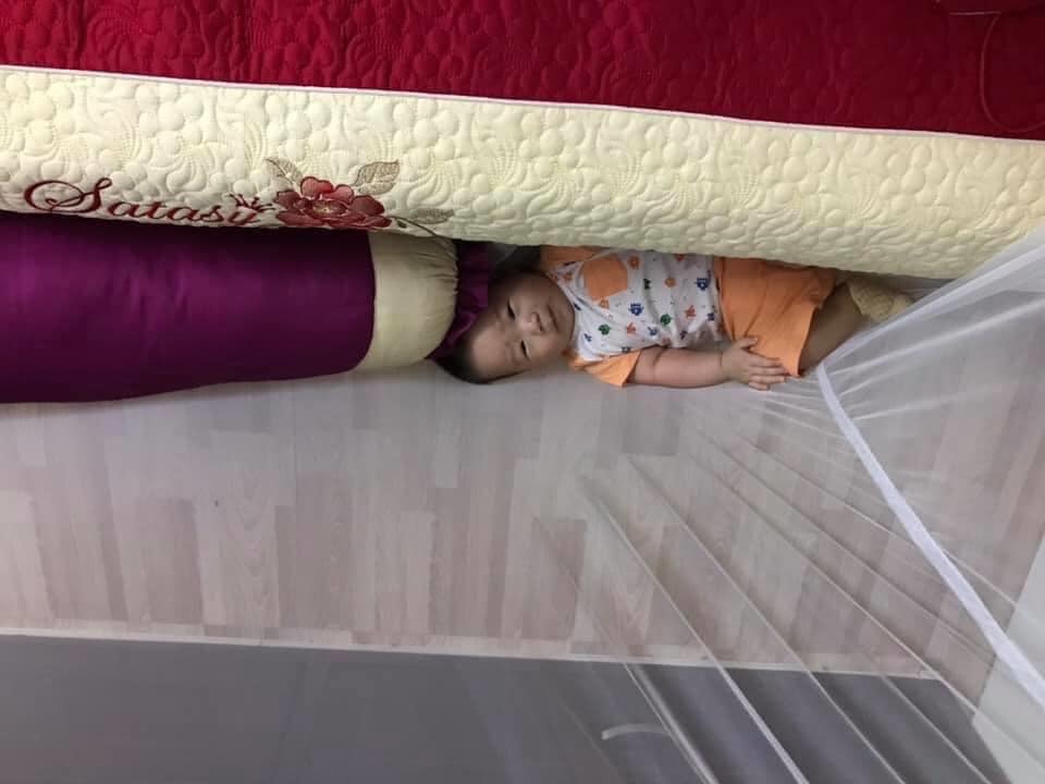 Hoảng quá bà con ơi, dậy ko thấy ông con đâu 😂🤣🤣