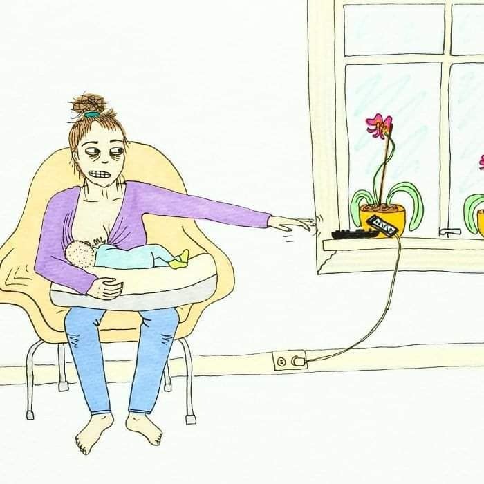 MOM NÀO BẢO Ở NHÀ CHĂM CON NHÀN VÀ SƯỚNG LẮM RA EM KỂ CHO MÀ NGHE 😂😂

Từ bao đời nay, người ta luôn mặc định mẹ ở nhà chăm con là nhàn và sướng, không phải lo đến chuyện đi làm kiếm tiền mưu sinh. Định nghĩa về công việc chăm con trong mắt mọi người đơn giản lắm, đâu có vất vả bằng 8 tiếng ngồi lì văn phòng, đầu tuần họp, cuối tuần báo cáo công việc, sáng đến đúng giờ chấm vân tay, chiều cũng không thể về sớm. Ngay cả chính phụ nữ chúng ta, khi biết có ai đó, bạn bè hay hàng xóm “được” ở nhà chăm con là trầm trồ lên đó sao.

Trong mắt mọi người, tất nhiên bao gồm cả những ông chồng, chăm con là ôm con cả ngày. Cái bọn trẻ con chưa biết đi ấy, tay chân bụ bẫm dễ thương, người thì thơm thơm mùi sữa, ôm cả ngày thì còn gì sung sướng, nhàn hạ bằng.

Nhàn và sướng như vậy nên nếu:

- Ở nhà chăm con mà để nhà cửa bừa bộn, quần áo quên chưa cho vào máy giặt giặt thì sẽ bị hỏi “cả ngày làm việc gì mà để nhà cửa thế này?”.

- Ở nhà chăm con mà chồng nhắn tin, gọi điện chưa trả lời ngay, thì sẽ bị thắc mắc “không biết làm gì mà không nghe máy?”.

- Ở nhà chăm con mà đầu tóc bù xù, quần áo luộm thuộm, thì sẽ bị nói “không biết tự chăm lo cho bản thân, không biết sắp xếp thời gian”.

- Ở nhà chăm con mà cuối ngày chồng về mặt khó chịu, cáu kỉnh, thì sẽ bị mắng “chồng đi làm về mệt không được một lời hỏi han”.

Chăm con cụ thể là công việc gì mà ai cũng bảo là nhàn vậy?

Chăm con hay trông con cụ thể bao hàm những công việc gì? Mà ai cũng trầm trồ, ngưỡng mộ vì là nhàn, vì là sướng. Vâng chúng tôi sướng lắm! Chăm con là tổng hòa của nhiều công việc ai cũng bảo là dễ và vụn vặt ấy.

Chăm con là cho con bú, cho con ăn, vệ sinh cho con, tắm cho con, chơi với con, bế con khi con muốn, nói chuyện với con khi con cần, thức đêm cùng con khi con không chịu ngủ. Chăm con còn là dọn dẹp nhà cửa, chăm con còn là phải luôn vui vẻ, tinh thần thoải mái để đủ sữa cho con.
Chăm con là tắm, là vệ sinh cá nhân thật nhanh, là bật dậy như lò xo khi nghe tiếng con khóc, ọ ọe bên tai. Chăm con là những giấc ngủ lơ mơ, tự dặn mình không được ngủ sâu giấc, còn dậy cho con bú, còn xem con có ra mồ hôi không, còn phải đắp chăn cho con nhỡ con bị lạnh.

Khi con đang ở giai đoạn sơ sinh, người ta sẽ nói “tầm này vẫn chưa vất đâu, giờ nó toàn ngủ và ti mẹ, mẹ tha hồ mà nằm chơi”. Nhưng họ đâu biết rằng một ngày đứa trẻ sơ sinh đại tiện, tiểu tiện bao nhiêu lần và người mẹ khi con ngủ thì còn phải tranh thủ giặt giũ, nấu nướng, dọn dẹp nhà cửa. Rồi còn nhiều vấn đề xảy đến mà mẹ phải một mình xoay xở như con nôn trớ, con bị táo bón, con hắt hơi sổ mũi, con bị rôm sẩy, con bỗng nhiên bỏ bú, con bỗng nhiên ngủ ngày chơi đêm…

Cứ thử trải qua 8 tiếng ở công sở và 8 tiếng ở nhà trông con, xem thời gian nào trôi đi nhanh hơn. Chưa hết đâu, đêm đến các ông chồng được ngủ trọn giấc, mà nếu con có khóc thì cũng trùm chăn kín mít để giấc ngủ không bị ảnh hưởng. Còn một mẹ một con cứ thế hết ôm nhau rồi chơi với nhau cho đến tận sáng.

Khi con đến tuổi ăn dặm, thì công việc vất vả nhất mà người mẹ phải làm là tìm ra phương pháp ăn phù hợp với con. Nhưng thực tế công việc này chưa vất vả bằng việc phải đứng ra bảo vệ chính kiến trước lời khuyên chẳng đâu vào đâu của mọi người xung quanh. Nếu con bụ bẫm thì không sao, con mà “còi” mặc dù nó nhanh nhẹn thì kiểu gì cũng bị mắng xối xả, “có mỗi việc cho nó ăn mà cũng không xong”, “để con còi dí thế à”, “chăm con kiểu gì vậy”.

Đến lúc con biết đi, chuyển sang ăn cơm, nói được nhiều hơn, thì người mẹ lại phải lo dạy con thế nào, đối phó với những khủng hoảng của con ra sao. Khi ấy con không vâng, ạ, dạ, thưa với người lớn, con ngang bướng, ương ngạch, nghịch ngợm thì cũng đổ lỗi hết lên đầu người mẹ rằng “mẹ không biết dạy con”, “con hư tại mẹ”.

Nếu ai thắc mắc vợ ở nhà làm gì thì hãy thử dành 1 ngày ở nhà chăm con toàn thời gian, nếu không thì thử thức một đêm chơi với con, sẽ có câu trả lời ngay. Đảm bảo các ông chồng sẽ sợ “xanh mặt”, thà đi làm còn hơn phải ở nhà chơi với con. Khi đã hiểu rồi thì xin đừng quát tháo, so bì hay coi thường những người làm mẹ. Họ thực sự là “siêu nhân” đấy, không phải người bình thường đâu!

- Illustration by Jade Nordahl