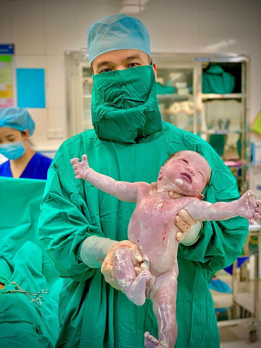 Mẹ con cháu đã về nhà rồi ạ....
Nhỏ xíu xíu thôi, nhưng đc cái nhanh ạ 🤣🤣🤣