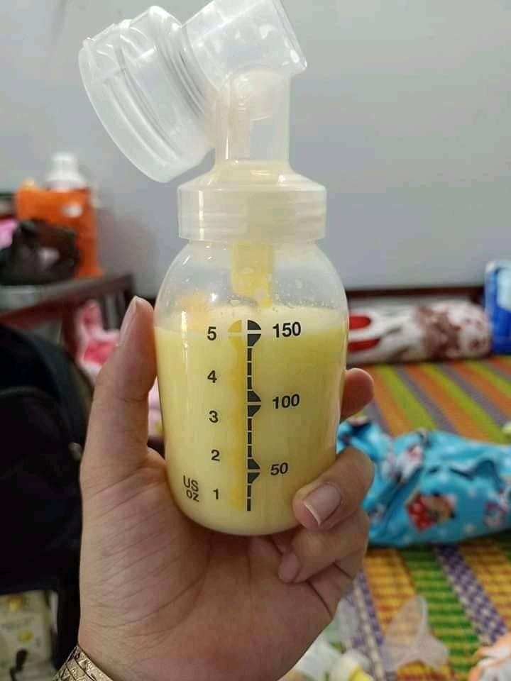 Mẹ nào xin vía đẻ nhanh nhiều sữa e cho ạ. Cảm ơn Mamibabi và các mẹ giúp e thai giáo nha.

Mẹ rặn a Hai 3 tiếng chưa ra sợ ám ảnh luôn nên giờ con sợ mẹ đau nên rặn con có 15p là oe oe,con to mà ko phải rạch.  Mẹ đau có mấy cái, rặn mấy hơi là xong, đến nỗi mấy người đi sanh cùng cứ hỏi, ủa, bộ ko đau đẻ hả 😆😆

Con sinh ra bú tì tì từ 30ml mà giờ lên tới 100ml sữa. 15ngay cân dc 900g rồi 😙 Chỉ dậy chơi, rồi ti xong ngủ ngoan lắm luôn.  Mẹ nhàn tênh. 

Chúc các mẹ sanh đẻ mau mắn như e nha