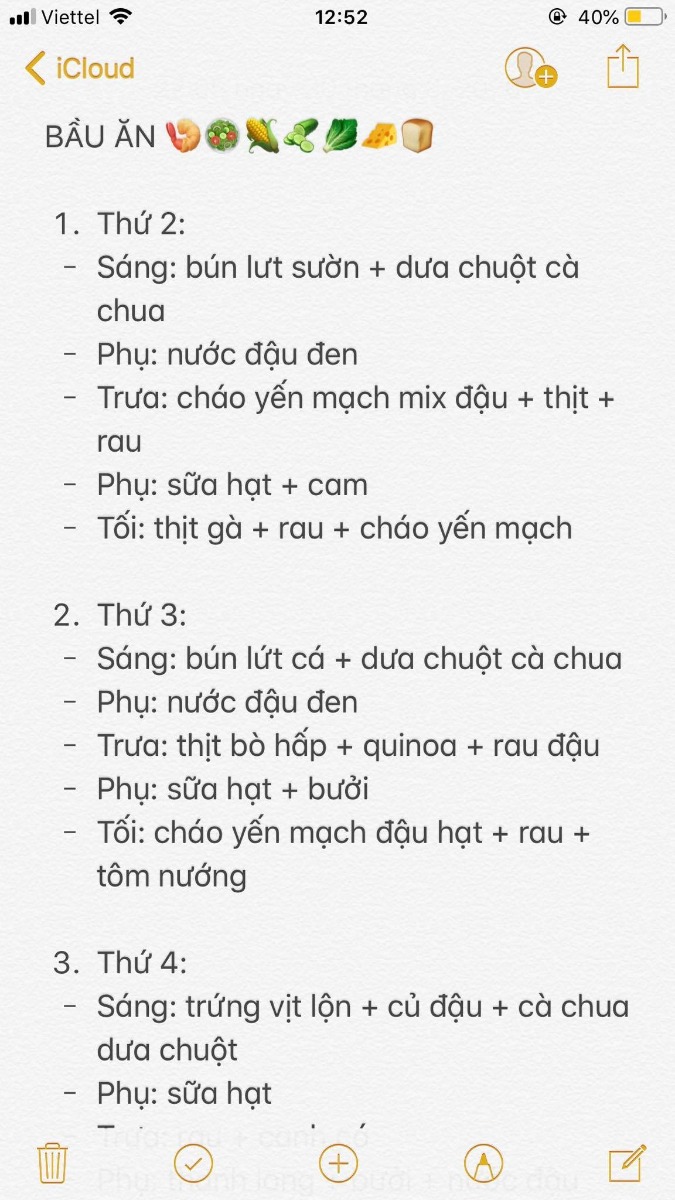 Mình cán đích thành công sinh thường tập 3 bé trai 38w5d 3,3kg rồi nè. Nay mình chia sẻ với các mom một chút. Về thai kỳ, ăn gì, sinh con ở đâu, sau sinh của mình. Mình sinh bé đc 4 ngày rồi ạ.

1. Về thai kỳ:

Mình phát hiện tđtk tuần 28 khi đi làm xn tại bv Bạch Mai. Mình sinh tập 2 ở đây nên tập 3 cũng sinh đây luôn. 2 bé trước khoẻ mạnh và mình ko bị tđtk. Tập 3 tự tin lắm là ko bị vậy mà nhận kq ngỡ ngàng. Mình bị cao sau ăn 2h (8,7 > 6,7). Trước khi phát hiện mình đi siêu âm con đều to hơn chuẩn. Phát hiện ra bệnh là những ngày ăn kiêng bắt đầu... mẹ sụt kg, con bé, stress, rối loạn đường sau ăn, rối loạn đường đói... mình đủ cả. Có khi đường vọt lên 10,4. Có 1 lần 10,8. Cả 2 lần đều do đồ ngọt. 1 lần bánh ngọt và 1 lần trà sữa 0 đường vẫn vọt như bt dù mình uống ít. 
Mình đã áp dụng cách ăn như bên dưới để đường về ngưỡng và con tăng cân đúng chuẩn trở lại. Ăn gì mình cũng test để tìm ra thực đơn hợp với mình. Từ tuần 36 trở đi mình ăn cơm trắng 1/3 chén ko bị tăng nữa nên thỉnh thoảng vẫn ăn cơm. Mình ko tập td đc nhiều vì bầu bụng thấp đi lại khó chịu lắm. Chăm 2 bạn nhỏ 7y và 2y nữa. Công việc cũng khá bận. Ăn uống mình ko quá cầu kỳ, tìm những thực phẩm theo mùa, giá cả phải chăng, dễ mua ở chợ. Mình uống thêm sữa glucerna vào buổi tối từ tuần 33. Mình làm dung nạp tuần 28, điều chỉnh chế độ ăn và cứ cách 4 tuần tái khám làm hba1c đều trong ngưỡng.

Bé này mình sinh sớm hơn so với 2 bé trước. Cũng may cân nặng ổn và trộm vía bé rất nhanh nhẹn, cứng cáp. Lần t3 rồi nên cũng dễ đẻ lắm. Đau có hơn tiếng là đẻ rồi. 😁

2. Nơi mình sinh con:

Mình đã trải nghiệm cảm giác kinh hoàng khi sinh bé đầu năm 2013 ở sản C nên hãi luôn ko bh dám quay lại. Tập 2 mình chọn sinh ở Bạch Mai. Khoa Sản toà nhà Việt Nhật. Mình đc giới thiệu cho chị y tá đỡ đẻ luôn của khoa, đc cái 2 c e rất hợp tính nhau, chị nhiệt tình vô cùng nên cảm giác rất thoải mái, tự tin đi đẻ. Lần 2 và 3 mình đều nhờ chị. Việc đi khám và tái khám có chị giúp nên nhanh chóng, dễ dàng. Đến lúc sinh chị đỡ luôn cho nên yên tâm lắm. Sinh xong bé đc da tiếp da lúc lâu, trì hoãn kẹp rốn để lấy đc hết máu dây nhau. Bé cũng đc test tiểu đường, tiêm vtm K và viêm gan B tại viện. Hai mẹ con về phòng 6 giường nằm 1 ngày hôm sau ra viện. Phòng sạch sẽ, rộng rãi, vệ sinh khép kín, có nước nóng của bv 24/24 để pha sữa cho bé. Mình có bảo hiểm nên chỉ phải trả khoảng 570k cho tất cả. Mình cảm ơn kíp trực 2tr, cảm ơn chị y tá giúp mình 2tr. Đợi đến 8w đi test lại đường sau sinh và kiểm tra vết khâu tầng sinh môn luôn là ổn.

3. Sau sinh:

Mình sinh đc 4 ngày rồi. Vẫn áp dụng chế độ ăn nhiều rau, đạm và ít tinh bột như thai kỳ. Sau sinh 18 tiếng mình có sữa non. Ảnh là sữa 1 cữ hút ở 72h sau sinh của mình. Ăn uống thì mình mới ăn ruốc, thịt rang, bò, tôm, rau ngót, đu đủ, thanh long đỏ thôi. Mỗi bữa tô cháo yến mạch thay cơm. Mình thích cháo yến mạch dễ ăn lắm 🙂 

Trên đây là những chia sẻ của mình. Mình cũng mong là thoát đc tiểu đường sau sinh. 

Mấy hôm nữa mình sẽ uống thêm tảo và bột nghệ mật ong này.

Chúc các m giữ đc tinh thần thoải mái, vượt cạn thành công nhé 🙂 

À m nào mà cứ hỏi ăn này ăn kia đc ko nhưng sợ ko dám test với ko mua máy test mình ko đồng ý chút nào. Cơ thể mình, con mình mà lơ là quá. 

Mỗi người 1 cơ địa có ng hợp ng ko nên cần phải test để tìm ra cái hợp với mình chứ. Cố gắng lên nào !