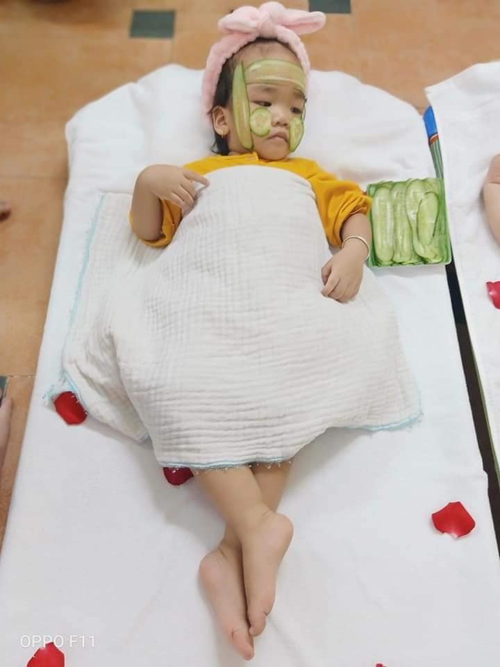 Đi spa giảm stress hoy các mẹ ơi...
Thấy kute quá nên e đăng 🤣
