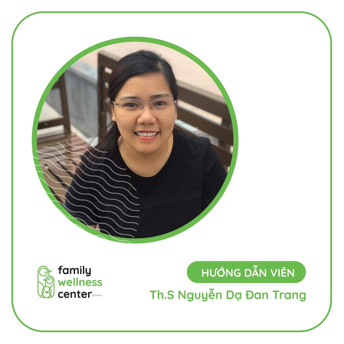 [Khoá học miễn phí tại Hà Nội: Kỷ luật tích cực trong thực hành làm cha mẹ hằng ngày] 

👩‍❤️‍👨 Thông tin nhanh: 
- Thời gian: từ 18:00 ~ 20:00 Thứ Sáu hàng tuần, liên tiếp trong 8 tuần.
- Số buổi: 8 buổi (bắt buộc) + 2 buổi tùy chọn
- Số cha mẹ: tối đa 20 người, ưu tiên cả vợ - chồng cùng tham gia.
- Khai giảng: từ 18:00 ~ 20:00 Thứ sáu ngày 6/11/2020
- Địa điểm học: 68B Trần Nguyên Đán, Hoàng Mai, Hà Nội.
- Học phí: miễn phí, chỉ phải đóng chi phí học cụ, in ấn sách và tài liệu trước và sau khóa học (tạm thu 500k) 
- Cách thức đăng ký: Gọi hotline: 098 378 26 84

👩‍❤️‍👨  Thông tin chi tiết: 
Làm cha mẹ là một hành trình dài chưa có hồi kết. Khi có con, cha mẹ sẽ được trải nghiệm những cung bậc cảm xúc chưa từng có.
Liệu có khi nào bố mẹ tự hỏi:
- Tại sao một ông bố có thể thay mẹ, chăm lo tốt cho hai nhóc tuổi mầm non siêu quậy?
- Nhờ đâu một bà mẹ có thể trở thành bạn của con, được lắng nghe những câu chuyện của con, cùng con bước qua khủng hoảng tuổi dậy thì một cách bình an, vui vẻ?
- Bí quyết nào để những chàng trai, cô gái, dù ở lứa tuổi nào vẫn luôn coi bố mẹ như những người bạn lớn thân thiết, luôn có thể ôm, sẻ chia mọi niềm vui, nỗi buồn?

Họ có bí quyết gì chăng?
Hãy cùng nhau khởi động một hành trình. Chúng ta sẽ cùng nhau trải nghiệm những kiến thức và kỹ năng nền tảng về sự phát triển để hiểu mình, hiểu trẻ. Ga cuối cũng là lúc bạn sẵn sàng trở về nhà, sẽ cùng con bước tiếp mỗi ngày với sự bình an và đầy ắp tình yêu thương.

THÔNG TIN KHOÁ HỌC: 
1. Tiêu chí tuyển chọn cha mẹ
- Cha mẹ có con trong độ tuổi 0 -18;
- Những người chuẩn bị làm cha mẹ.
- Ưu tiên cặp vợ chồng cùng tham gia;
-  Ưu tiên các ông bố tham gia;
-  Cha mẹ cam kết tham gia đủ 8 buổi đầu tiên;

2. Mục đích khóa học
Khóa học "Kỷ luật tích cực trong thực hành làm cha mẹ hằng ngày  (PDEP)" là khoá học dựa trên nền tảng nghiên cứu lâm sàng về tâm sinh lý lứa tuổi của trẻ em. PDEP cung cấp cho cha mẹ bức tranh đa chiều về sự phát triển cả về thể chất và tinh thần của trẻ trong độ tuổi từ 0-18 tuổi. Cha mẹ sẽ có cơ hội tiếp cận kiến thức và kỹ năng nền tảng về phương pháp KLTC để từ đó có năng lực giải quyết thấu đáo và hiệu quả các vấn đề liên quan đến giáo dục trẻ tại nhà.

3. Mục tiêu học tập
Sau khóa học 8 buổi, học viên sẽ:
- Hiểu thế nào là Kỷ luật tích cực.
- Những kỹ năng quan trọng nhất của phương pháp KLTC.
- Hiểu được chính mình và vai trò của mình như là một người cha, người mẹ trong cuộc đời con;
- Hiểu được đặc điểm tâm sinh lý của con; những vấn đề con đang gặp phải qua từng giai đoạn phát triển.
- Biết cách quản lý cảm xúc, giải quyết và giúp con giải quyết những vấn đề liên quan đến con phát sinh tại nhà;
- Biết cách khích lệ con tham gia cùng giải quyết vấn đề liên quan đến con; giúp con tự tin trở thành người như chúng ta mong đợi.

4. Nội dung khóa học:
Nội dung khóa học chi tiết sẽ được cung cấp cho cha mẹ cam kết tham gia đầy đủ 8 buổi. Khóa học được thiết kế dựa theo những nghiên cứu về sự phát triển của trẻ; khả năng làm cha mẹ, quyền trẻ em của các chuyên gia hàng đầu thế giới về giáo dục và tâm lý học trẻ em. Tài liệu đã được biên soạn và liên tục chỉnh sửa, cải tiến cho phù hợp với bối cảnh hiện tại.

5. Tài liệu học tập:
BTC sẽ cung cấp miễn phí cho cha mẹ được lựa chọn một cuốn “Cẩm nang Kỷ luật tích cực trong thực hành làm cha mẹ hàng ngày” của tiến sỹ tâm lý học lâm sàng Joan Durrant

6. Phương pháp
Khóa học thúc đẩy sự tham của học viên vào các hoạt động trải nghiệm, thảo luận, chia sẻ, trình bày cá nhân hoặc theo nhóm để có thể lĩnh hội, cảm nhận và hiểu sâu sắc nhất nội dung bài học

7. Hướng dẫn viên: Nhóm hướng dẫn viên đều đã được các giảng viên quốc gia giàu kinh nghiệm của chương trình trực tiếp đào tạo. Vui lòng click vào từng ảnh xem thông tin chi tiết về các hướng dẫn viên.

8. Yêu cầu đối với cha mẹ
Cha mẹ cần mang đến lớp:
- Sổ và bút;
- Trái tim cởi mở, yêu thương và sẵn sàng tìm hiểu một cách khác để giáo dục trẻ hiệu quả;
- Cam kết tham gia đủ 8 buổi đầu tiên.

9. Chi phí: Chúng tôi sẽ tạm thu 500k/người cho chi phí học cụ, in ấn sách và tài liệu trước và sau khóa học

10. Đăng ký: Gọi Hotline: 098 378 26 84

---

Thông tin Giảng viên: 

ĐOÀN KHÁNH LÊ
- Tham gia quản lý và thực hiện các dự án về Quyền trẻ em tại cộng đồng tại Trung Tâm Nghiên cứu và Hỗ Trợ trẻ em, do Save the Children tài trợ từ năm 2009.
- Tham gia Đào tạo Kỹ năng về truyền thông thay đổi hành vi; sự tham gia cho bà con trong chương trình 135 của Uỷ Ban Dân Tộc do Đại sứ quán Ai-Len tài trợ.

TRẦN THÙY TRANG
- Là Mẹ của một bạn nhỏ 4 tuổi.
- Làm việc trong lĩnh vực Giáo dục từ năm 2009.
- Với kinh nghiệm tiếp xúc học sinh và Phụ huynh của học sinh nhiều lứa tuổi từ 0 - 25 tuổi.
- Năm 2019, chị tham gia Vietnam Educamp với vai trò Báo cáo viên với chủ đề “Học cùng con - Bao lâu là đủ'.
- Tốt nghiệp khoá Hướng dẫn viên PDEP tháng 10/2020

TH.S NGUYỄN DẠ ĐAN TRANG
Kinh nghiệm 13 năm làm việc với trẻ em đường phố, trẻ có hoàn cảnh đặc biệt khó khăn và nạn nhân nữ bị mua bán trở về. Làm cha mẹ giống như một cuộc du lịch đầy hồi hộp, lo lắng nhưng đó lại là hành trình khiến cho chúng ta hạnh phúc nhất, trân trọng thành quả nhất! Chị tin rằng, bậc cha mẹ nào cũng có kinh nghiệm riêng trong nuôi dạy con cái. 

Hãy cùng gặp gỡ và chia sẻ để xây dựng nên một Cộng đồng cha mẹ tích cực nhé!