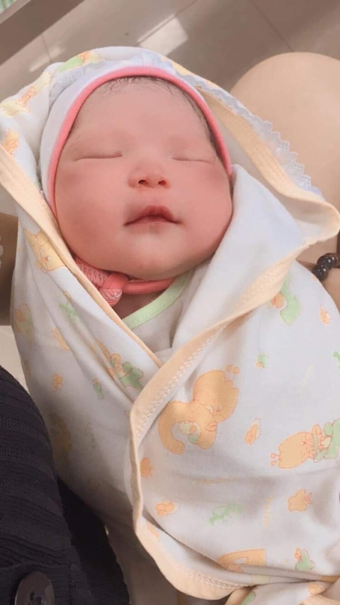 ❤Mẹ con em đã mẹ tròn con vuông❤❤cảm ơn mamibabi và các mẹ đã tư vấn nhiệt tình mẹ con em trước khi vượt cạn mẹ con em đi sinh đc may mắn.mọi thứ nhanh gọn.....❤❤❤ cảm ơn các mom nhiêu nhiêu ❤❤❤
